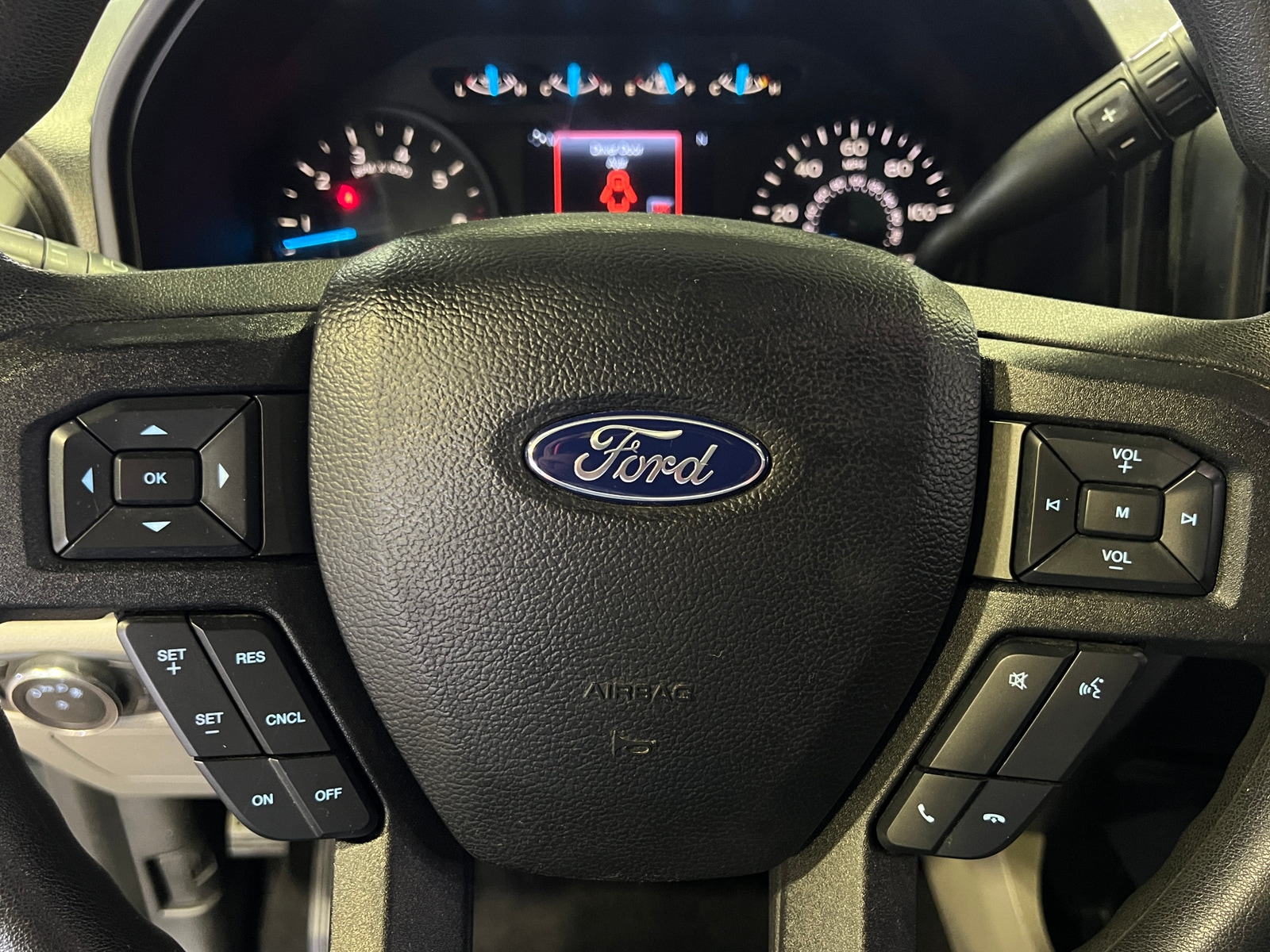 Thumbnail: 2017 Ford Econoline - 5