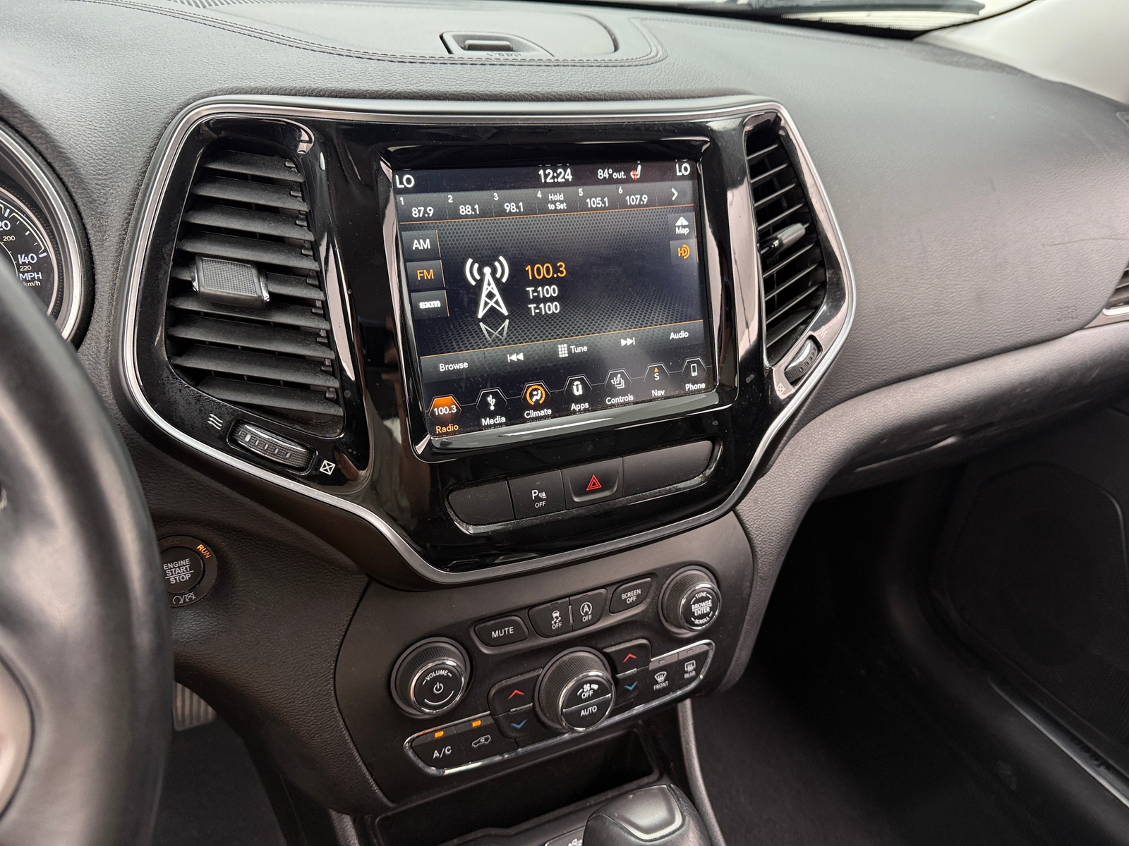 Thumbnail: 2019 Jeep Cherokee - 3