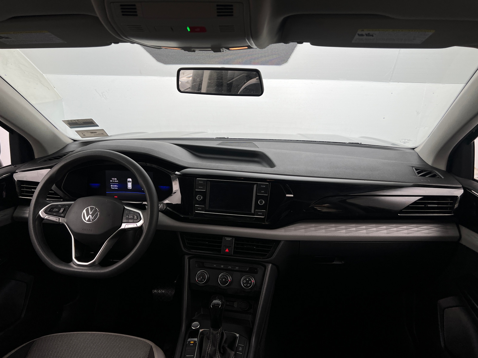 Thumbnail: 2022 Volkswagen Taos - 3