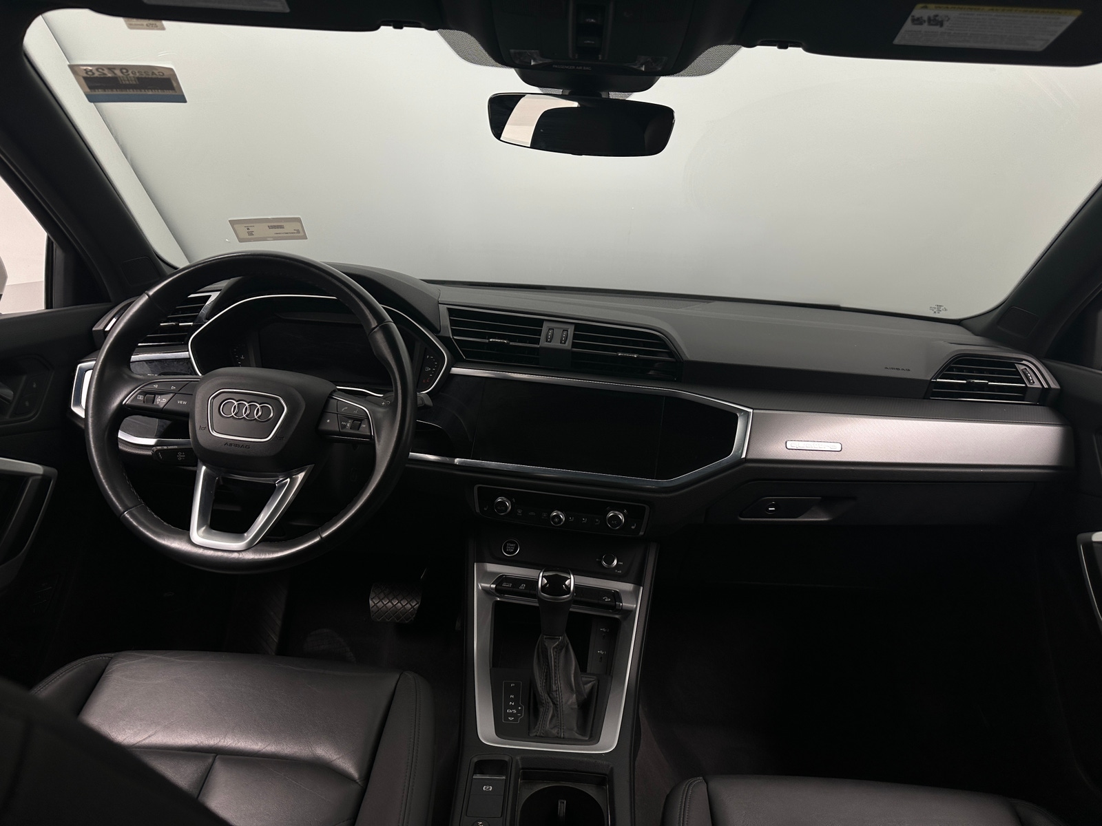 Thumbnail: 2023 Audi Q3 - 2