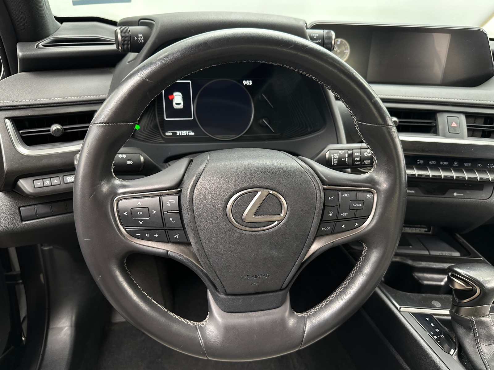 Thumbnail: 2022 Lexus UX - 4