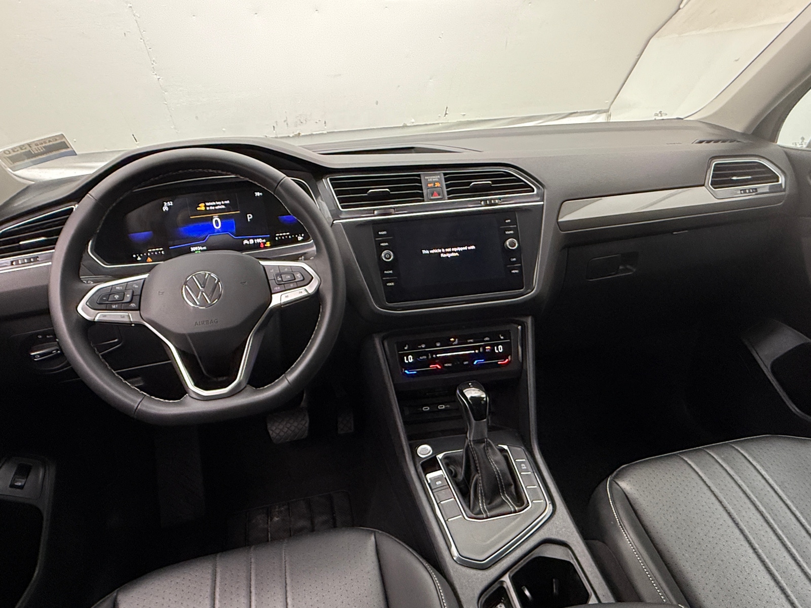 Thumbnail: 2024 Volkswagen Tiguan - 2