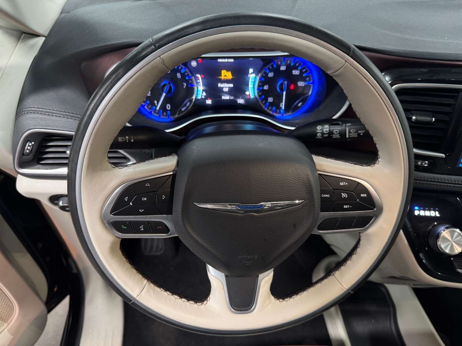 Thumbnail: 2019 Chrysler Pacifica - 4