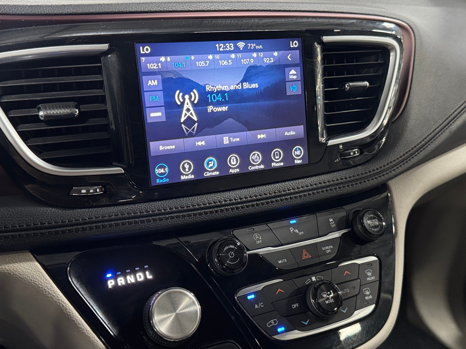 Thumbnail: 2019 Chrysler Pacifica - 3