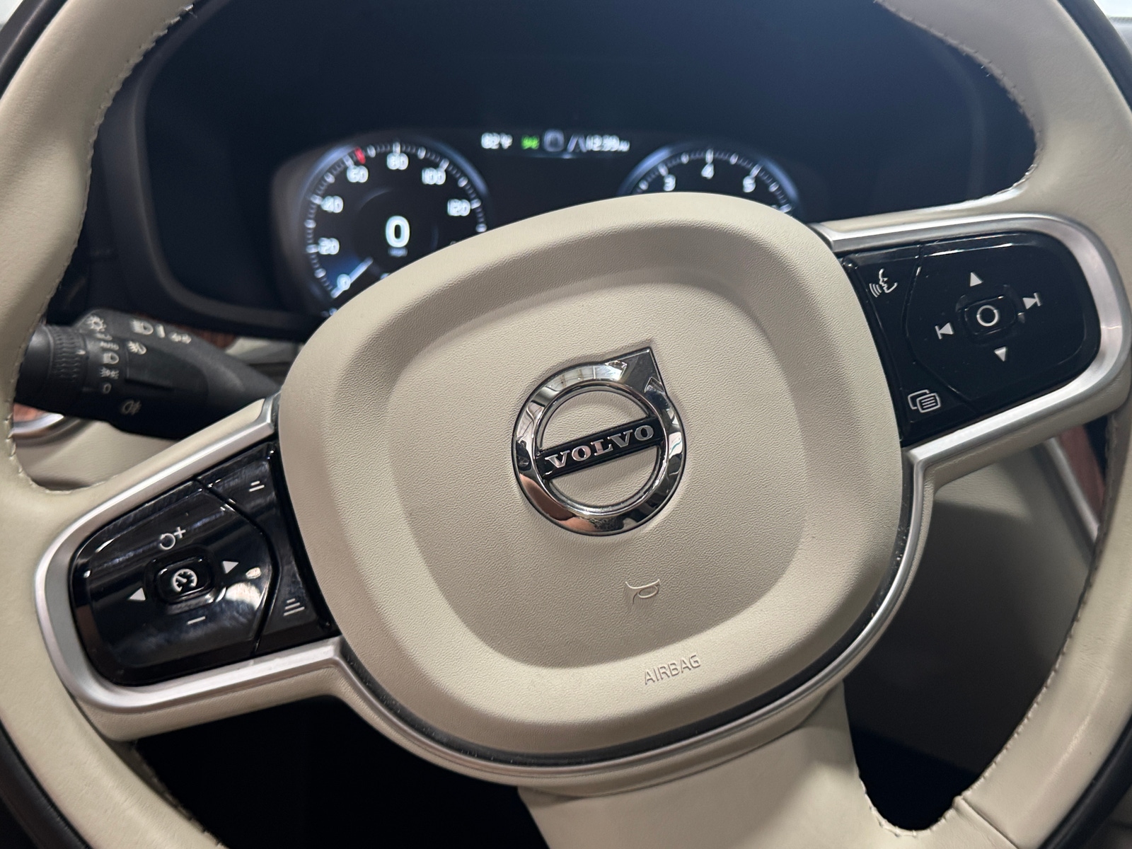 Thumbnail: 2019 Volvo S60 - 4