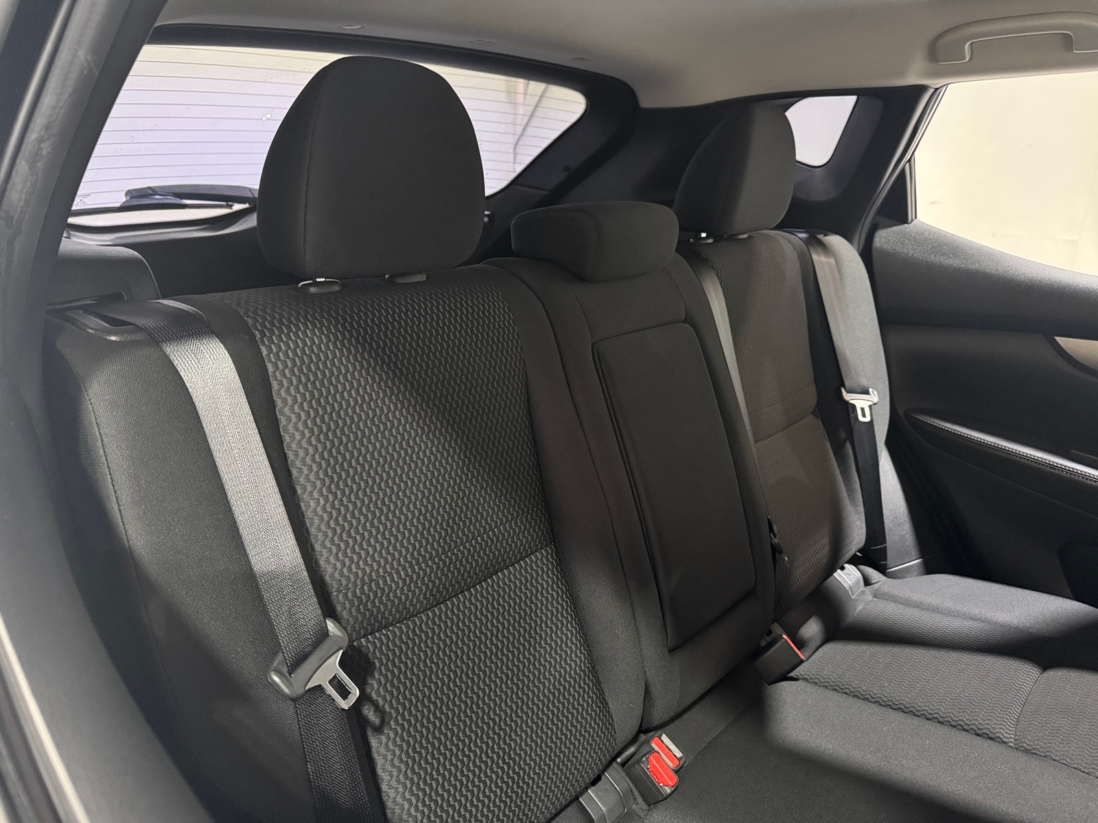 Thumbnail: 2017 Nissan Rogue Sport - 6