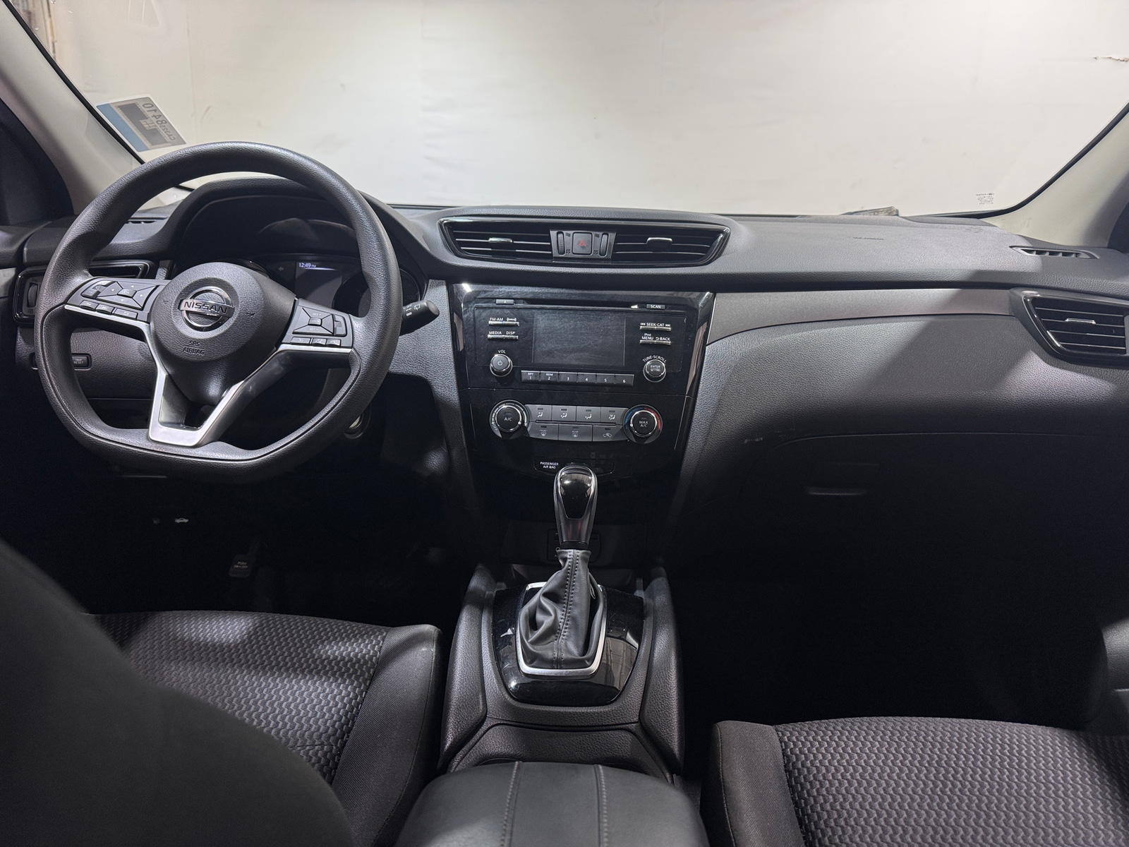 Thumbnail: 2017 Nissan Rogue Sport - 3