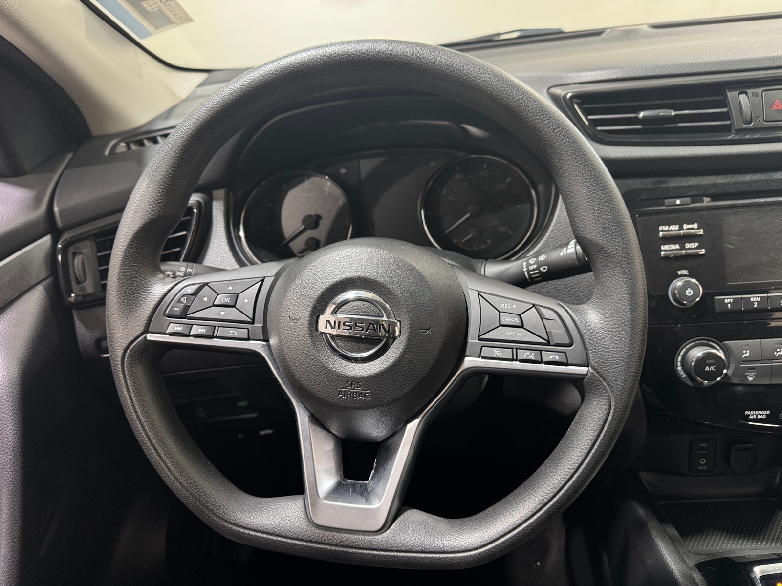 Thumbnail: 2017 Nissan Rogue Sport - 5