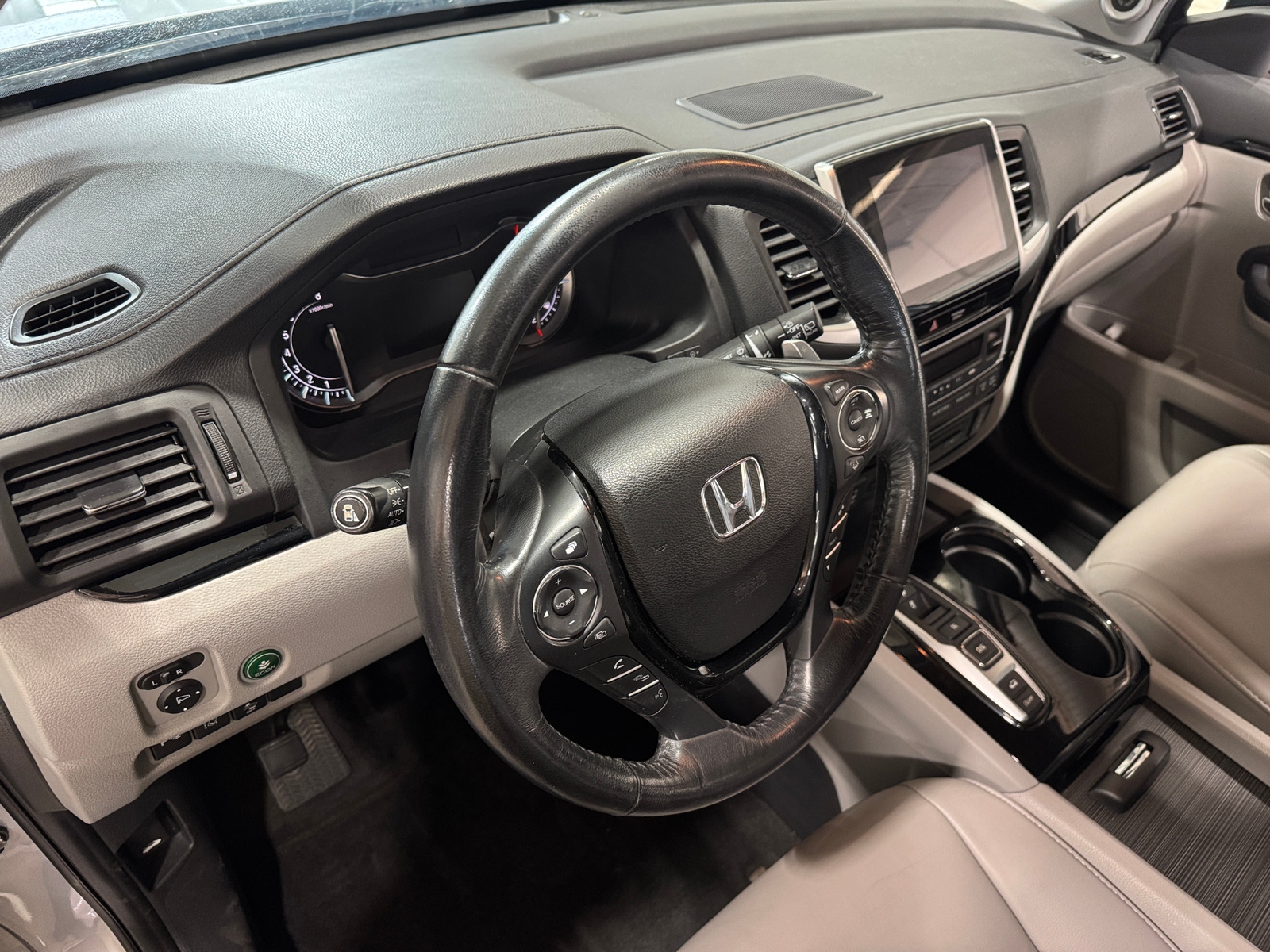 Thumbnail: 2018 Honda Pilot - 2