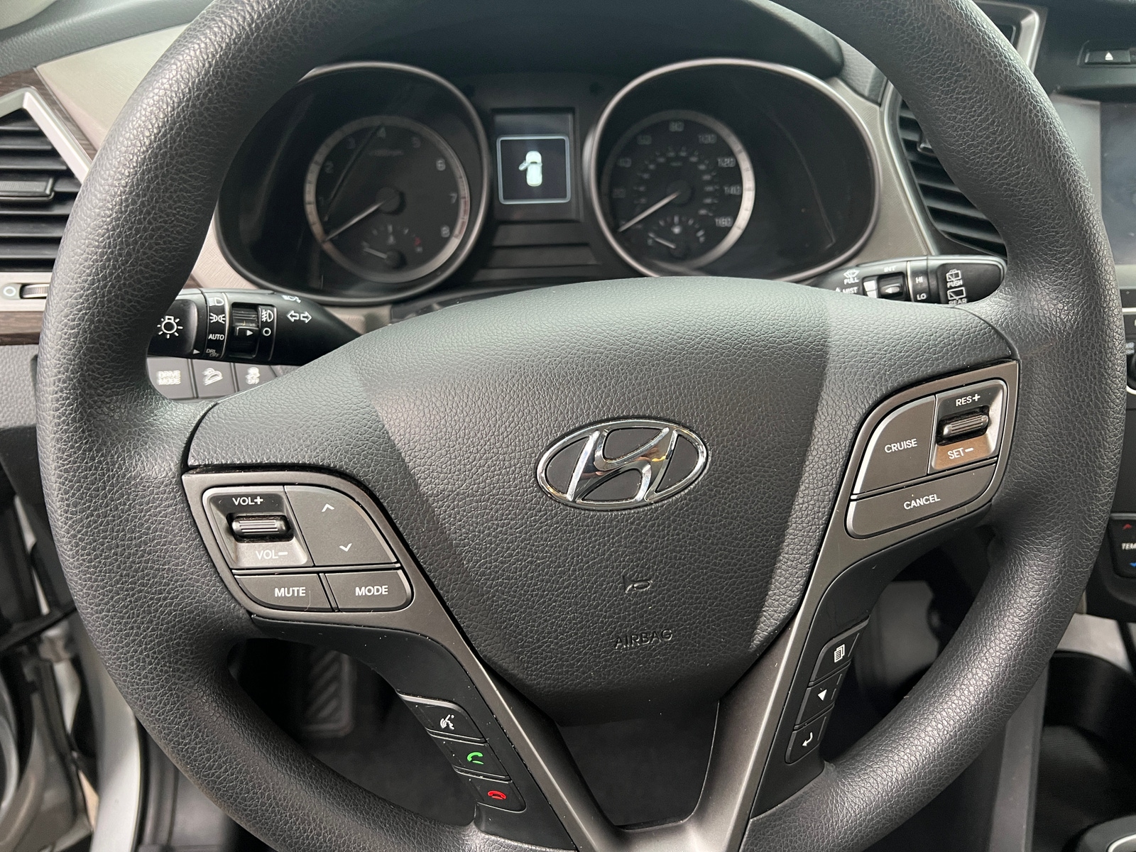 Thumbnail: 2017 Hyundai Santa Fe - 5