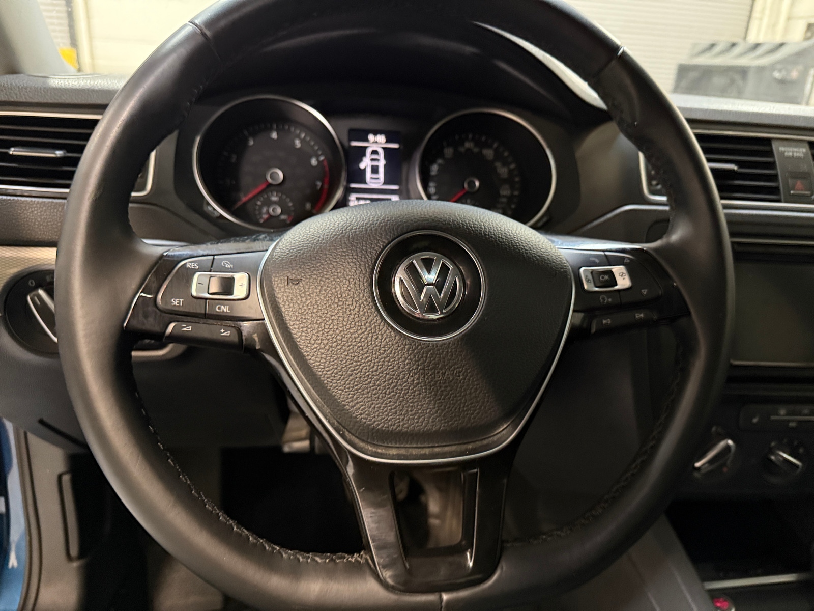 Thumbnail: 2017 Volkswagen Jetta - 5