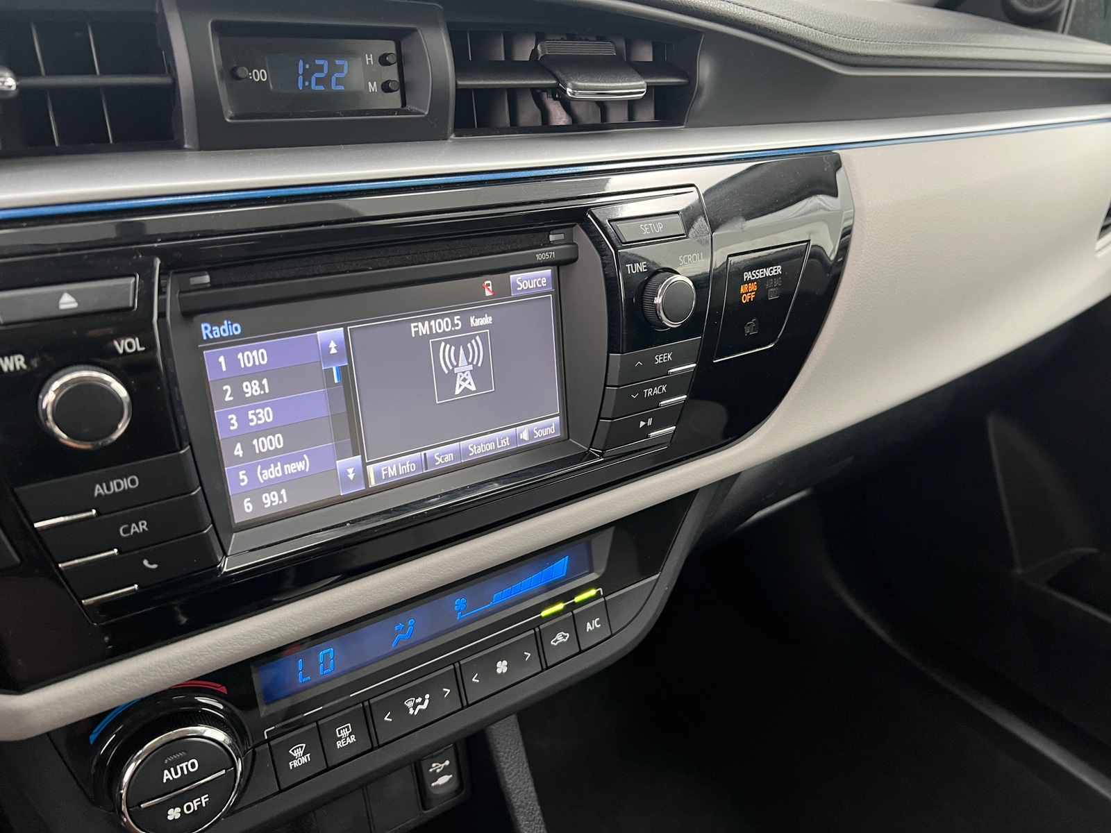 Thumbnail: 2016 Toyota Corolla - 4