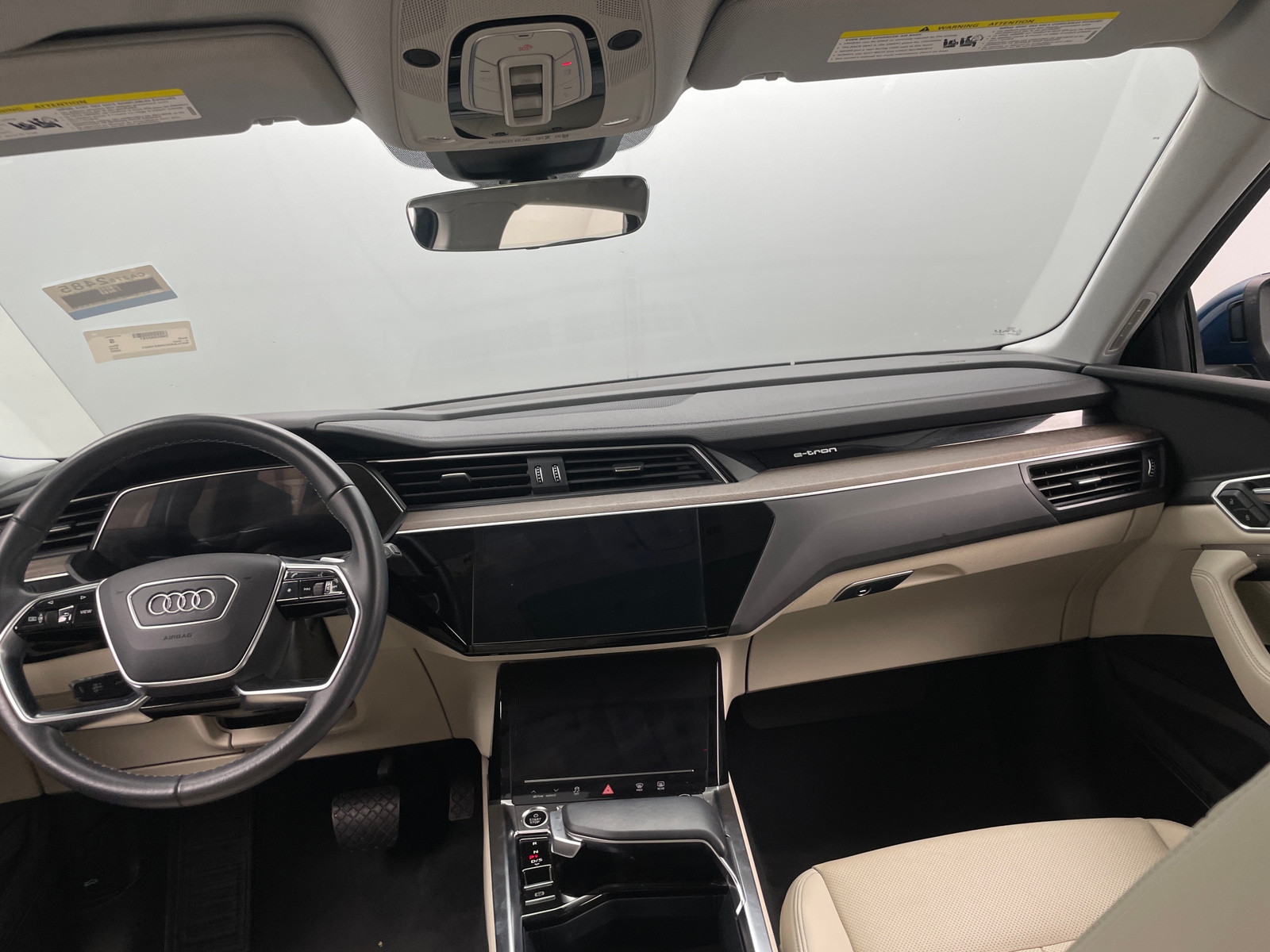 Thumbnail: 2022 Audi e-tron - 2