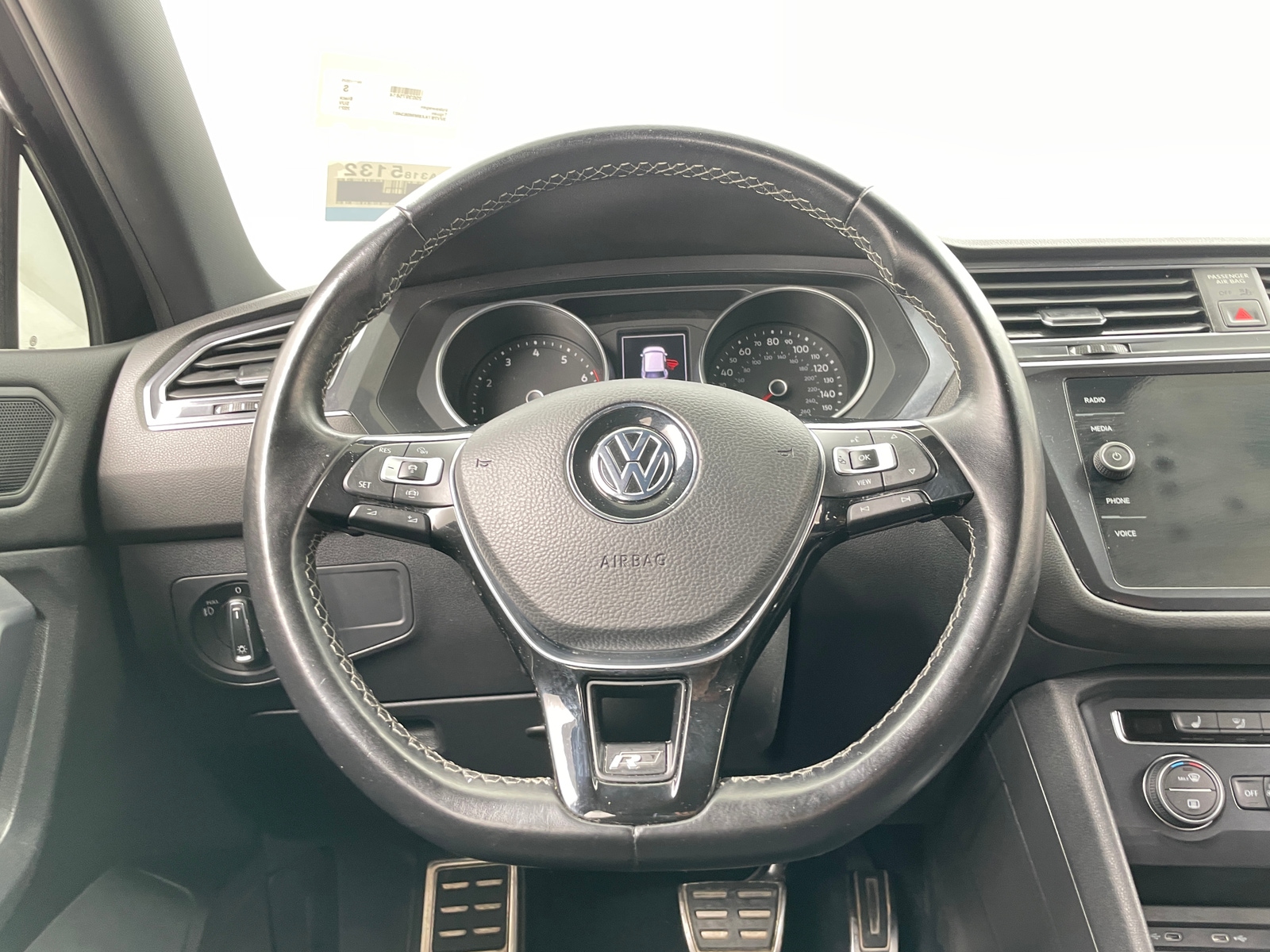 Thumbnail: 2021 Volkswagen Tiguan - 4