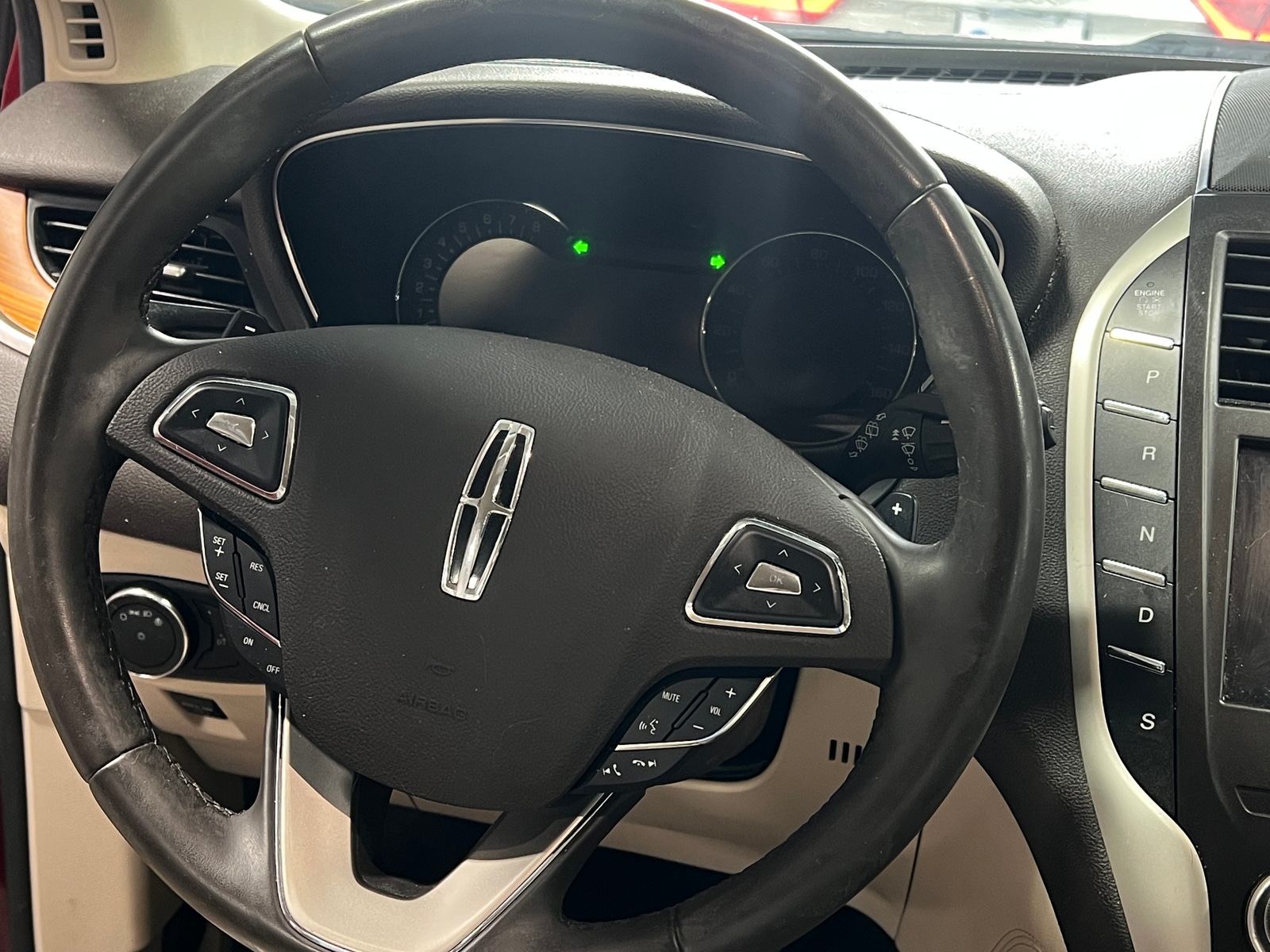 Thumbnail: 2018 Lincoln MKC - 4