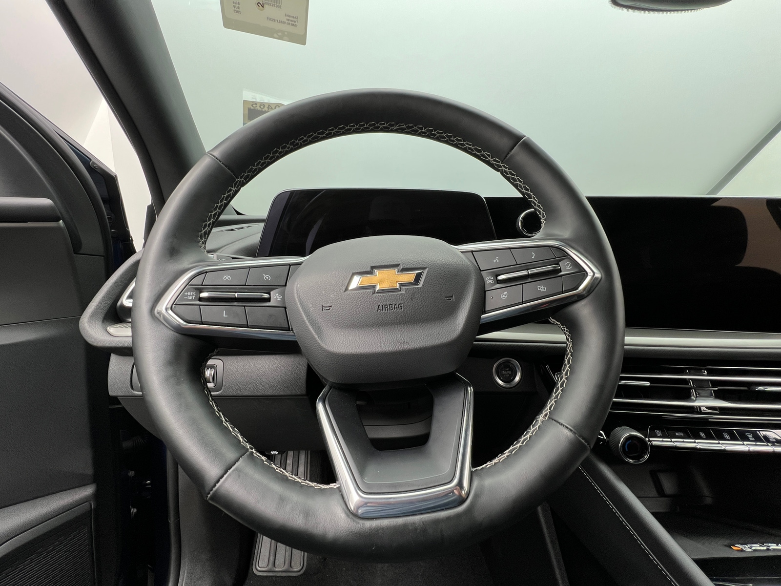 Thumbnail: 2025 Chevrolet Traverse - 5