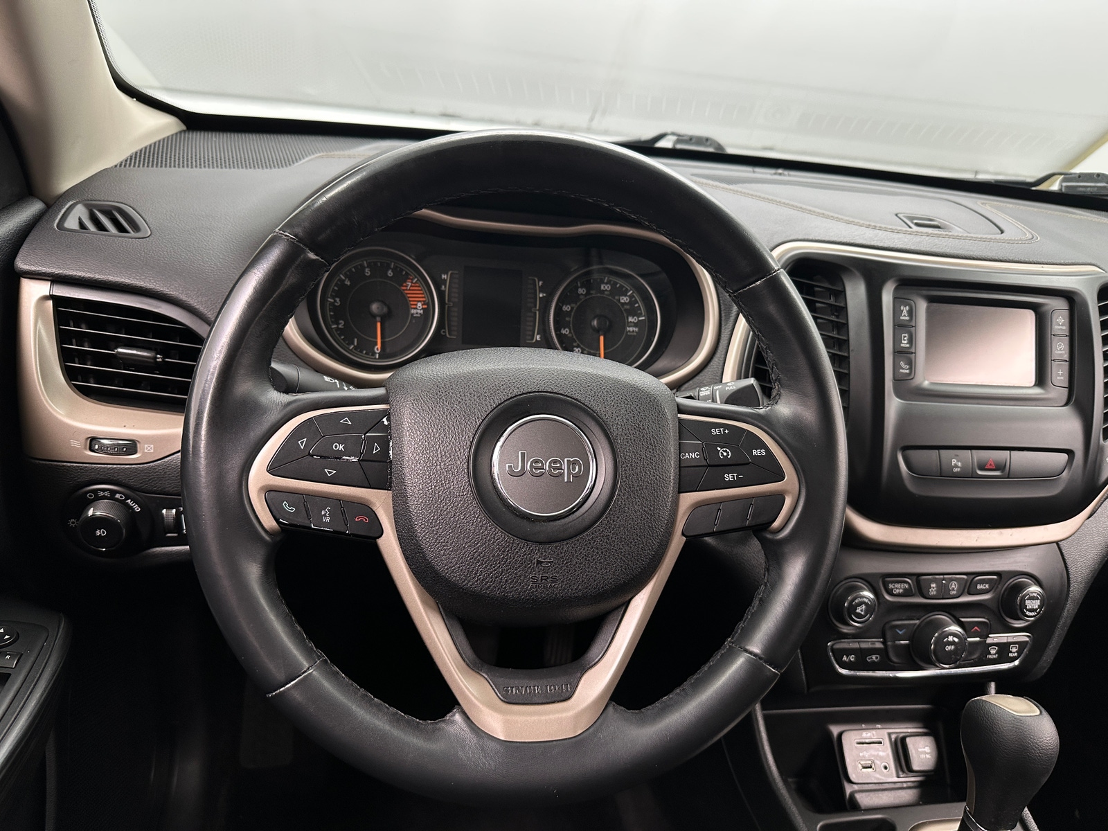 Thumbnail: 2016 Jeep Cherokee - 5