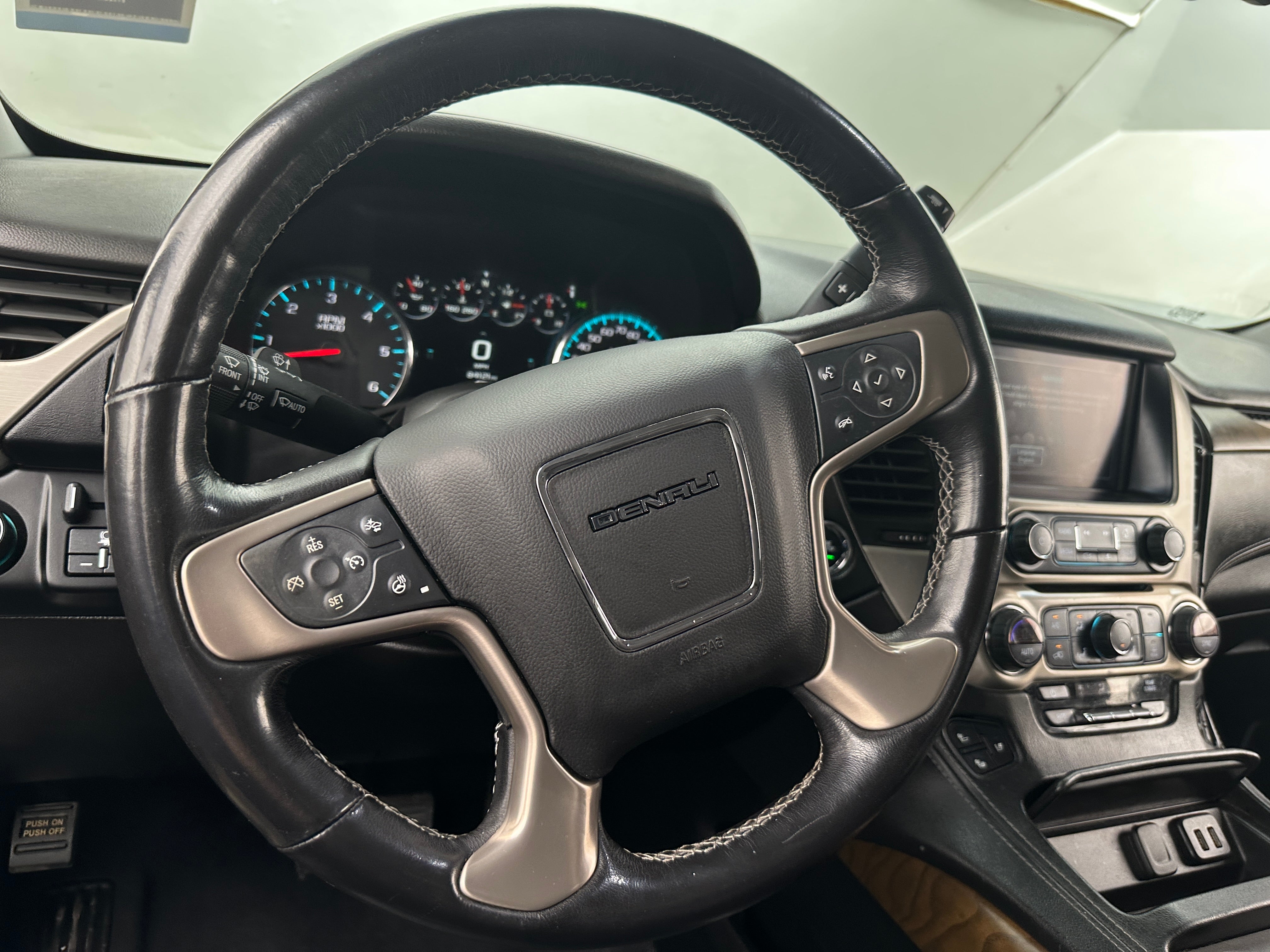 Thumbnail: 2019 GMC Yukon - 4
