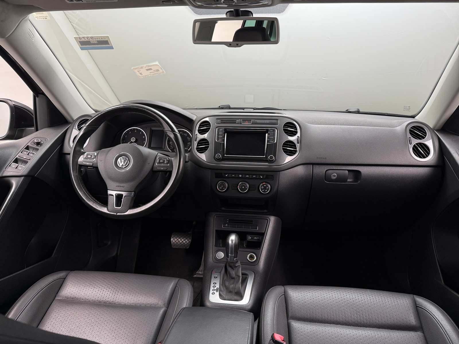 Thumbnail: 2017 Volkswagen Tiguan - 2