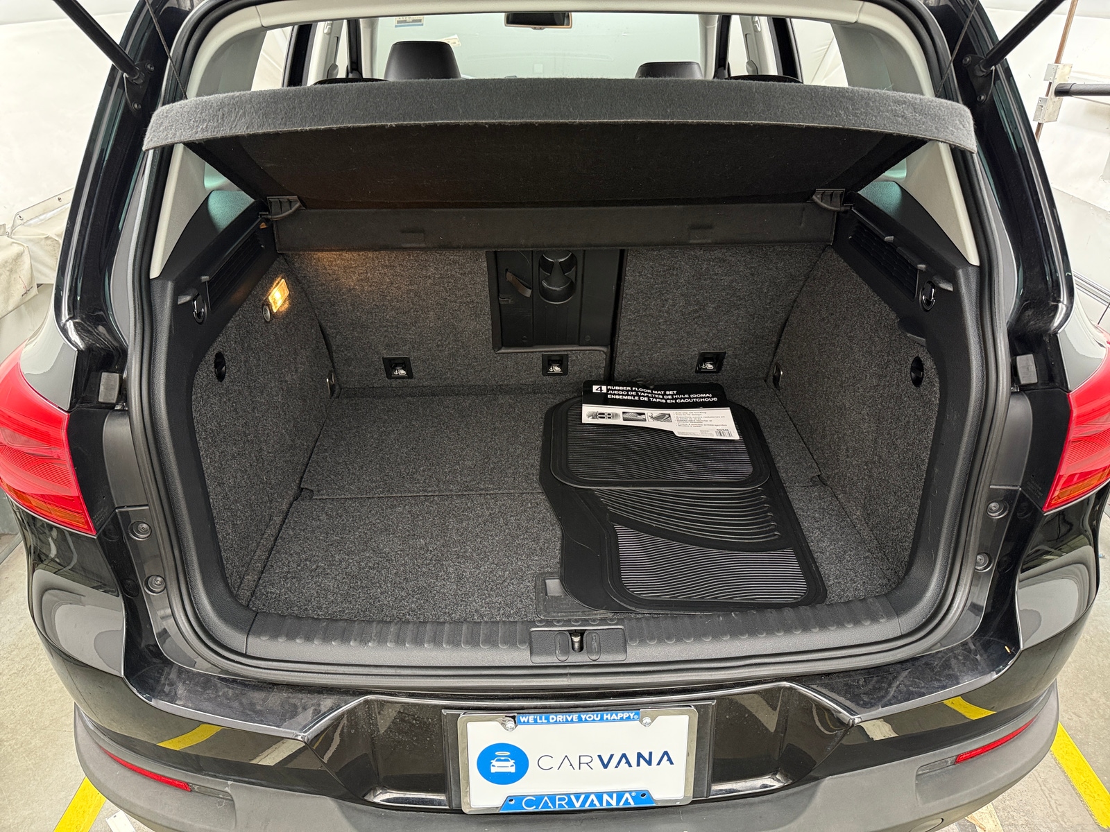 Thumbnail: 2017 Volkswagen Tiguan - 6