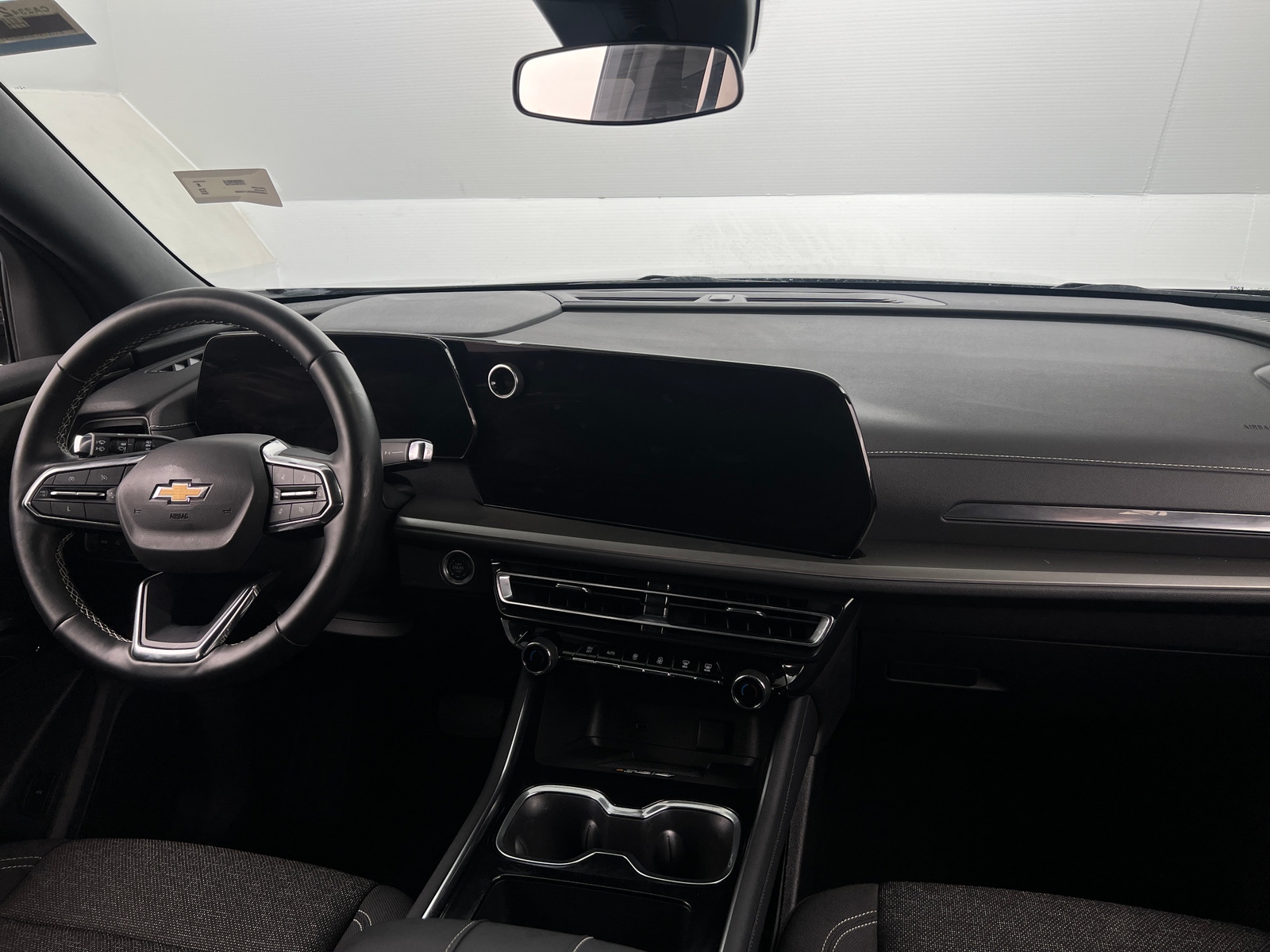 Thumbnail: 2025 Chevrolet Traverse - 3