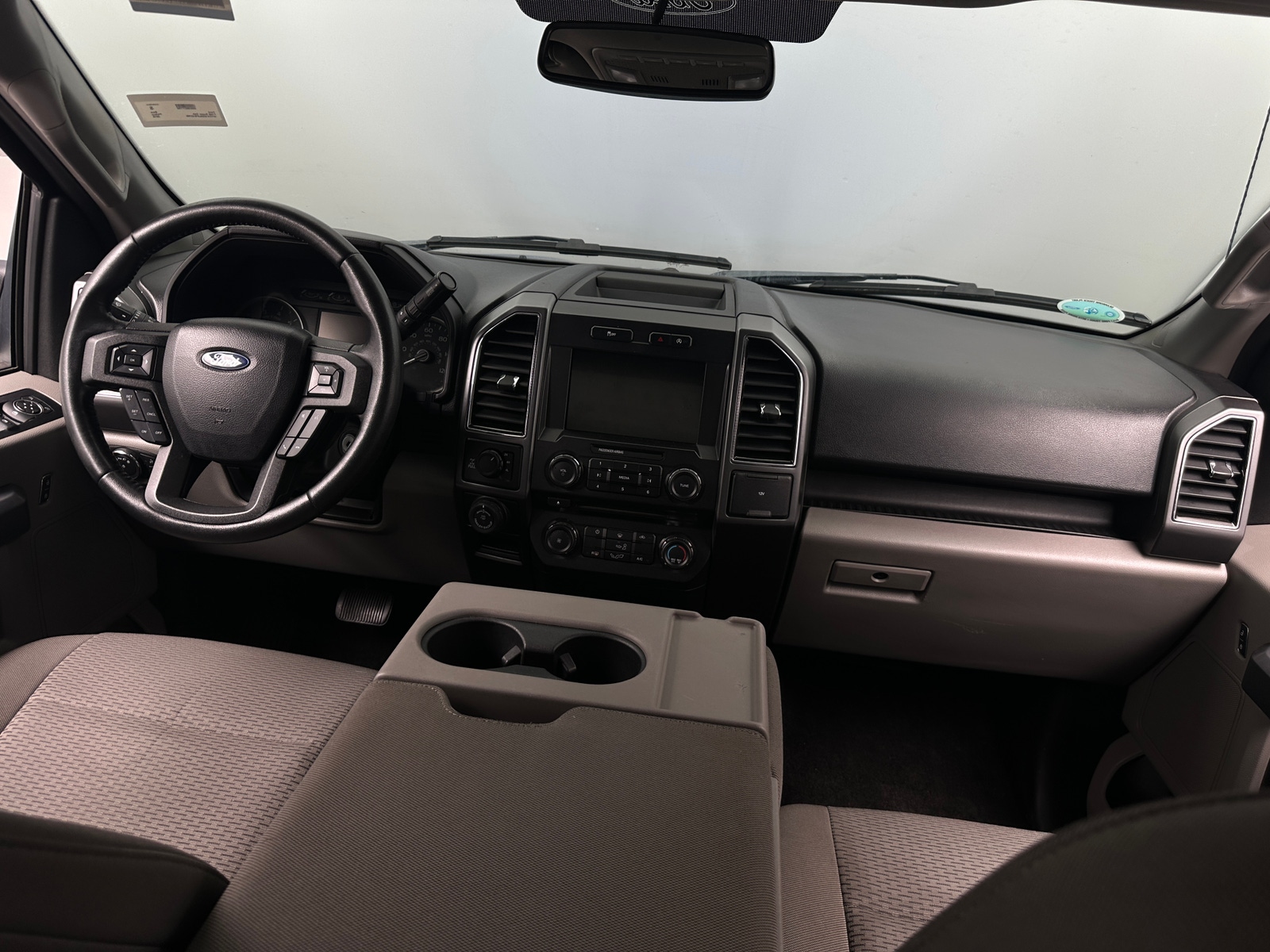 Thumbnail: 2018 Ford Econoline - 3