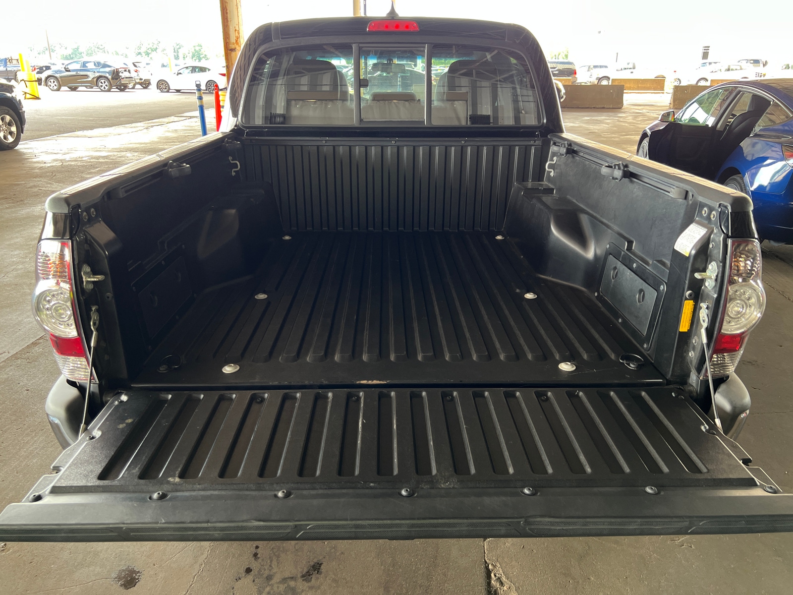 Thumbnail: 2014 Toyota Tacoma - 6