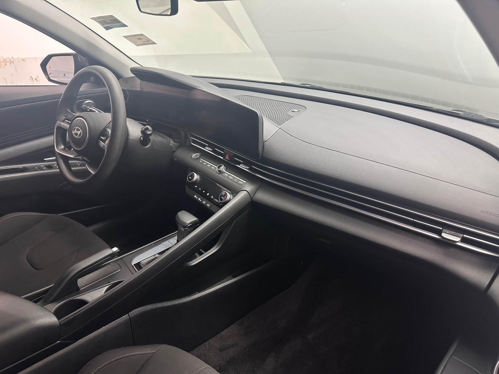 Thumbnail: 2024 Hyundai Elantra - 3