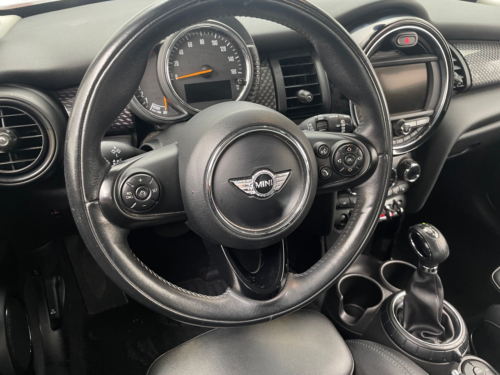 Thumbnail: 2017 MINI Cooper Hardtop - 4