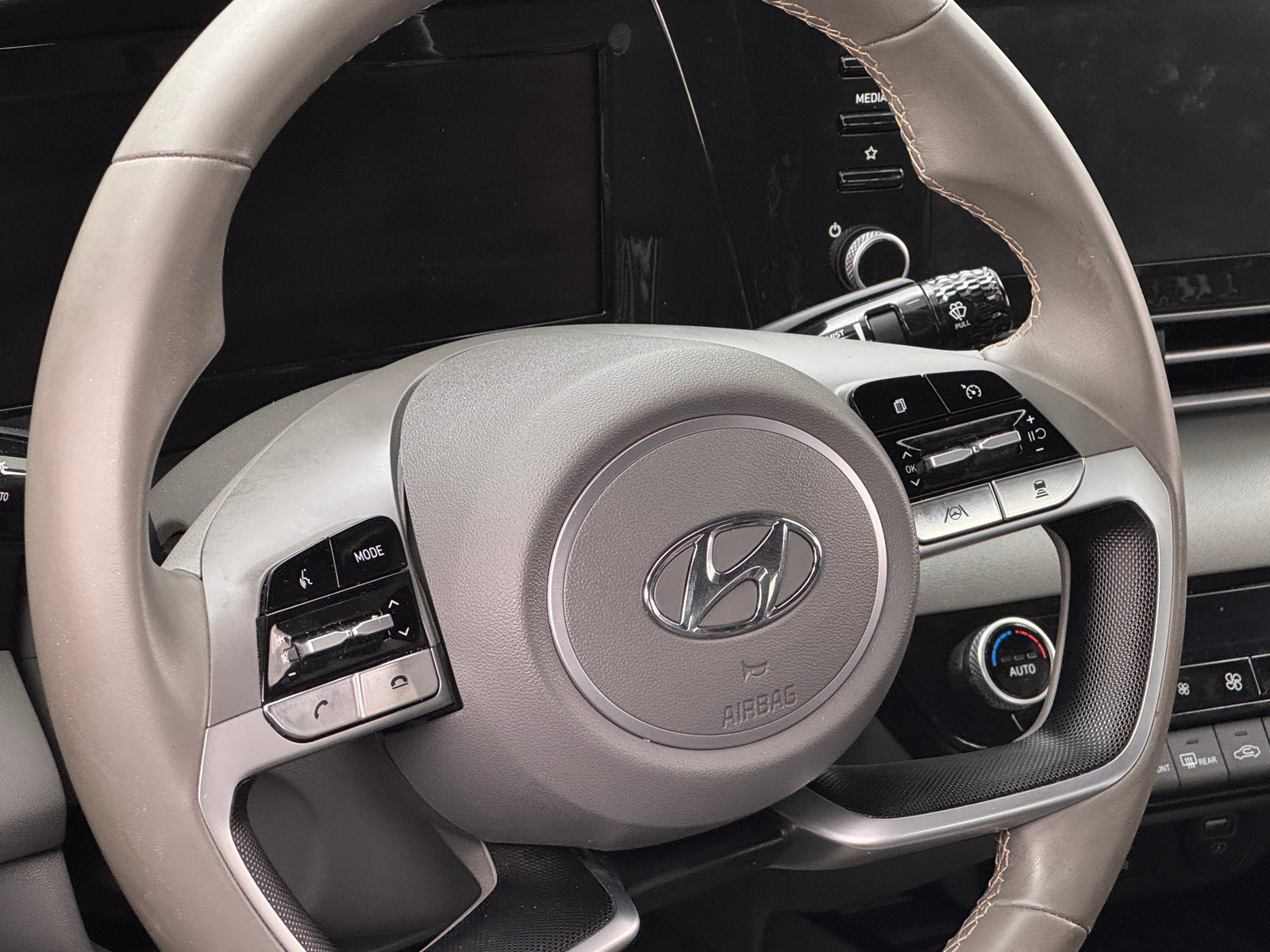 Thumbnail: 2022 Hyundai Elantra - 5