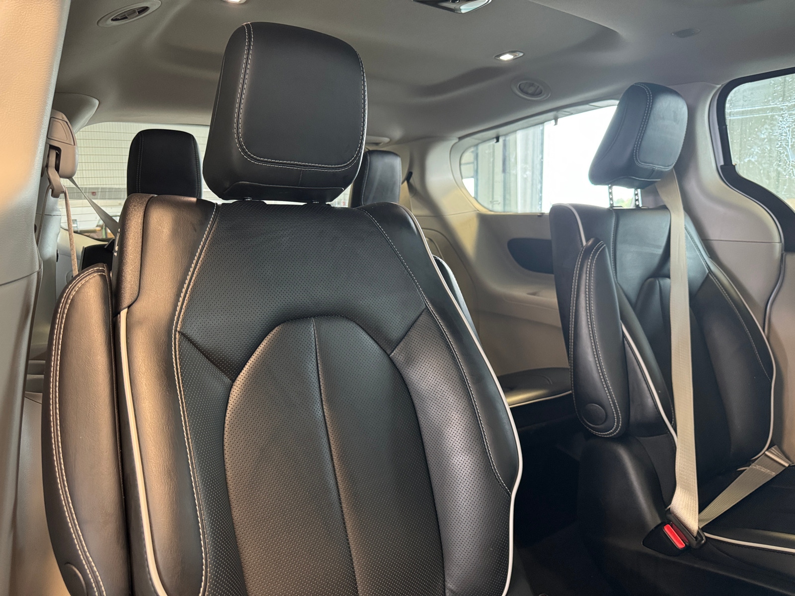 Thumbnail: 2022 Chrysler Pacifica - 5