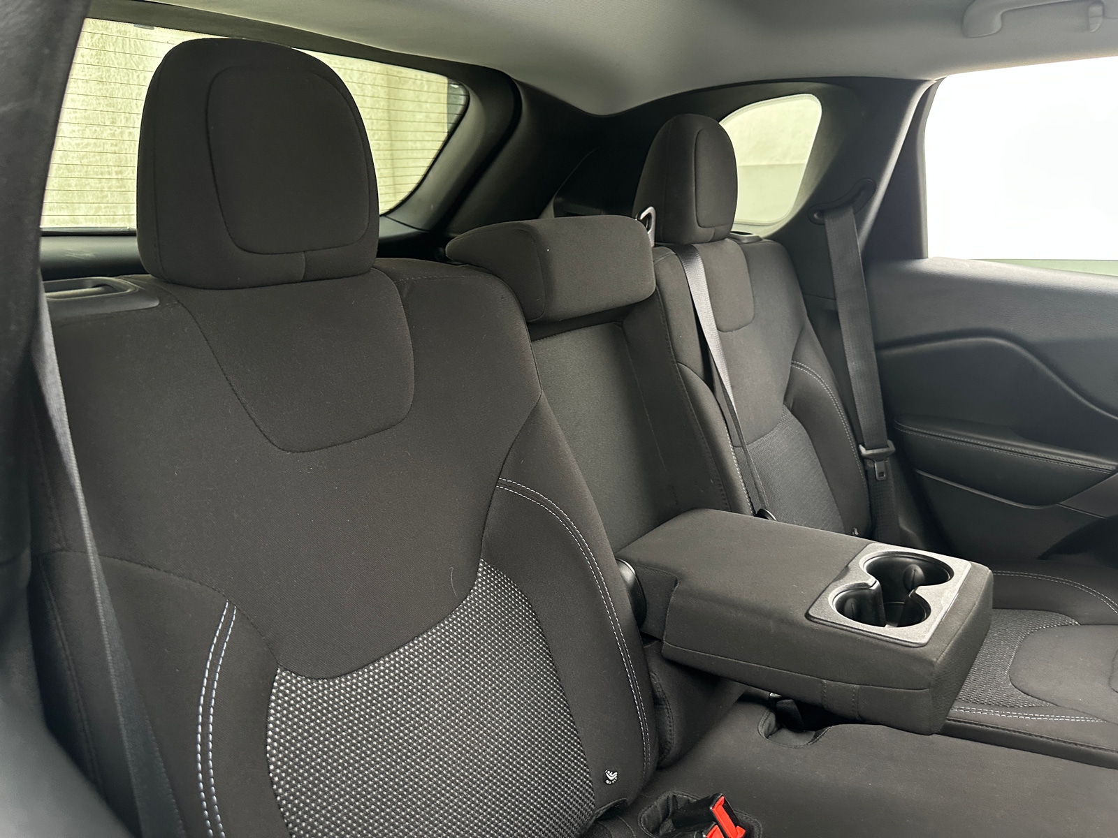 Thumbnail: 2019 Jeep Cherokee - 6