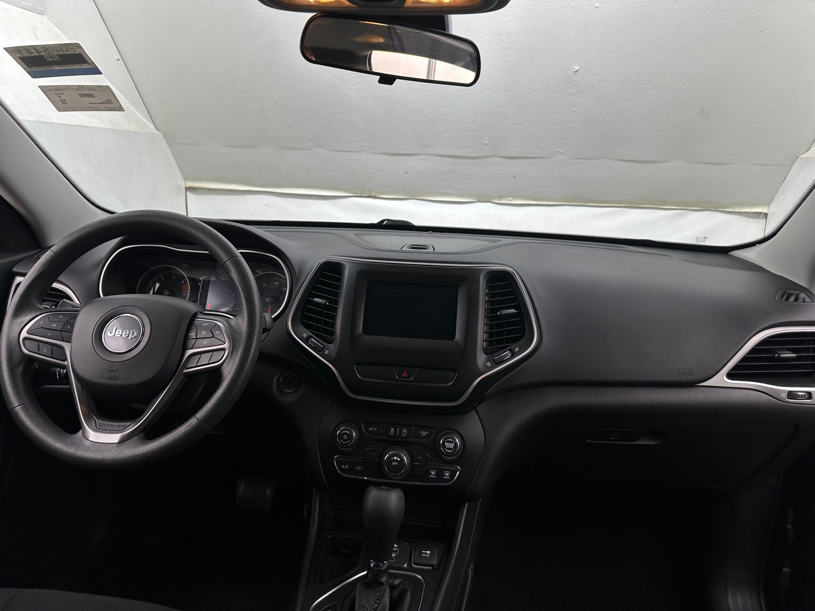Thumbnail: 2019 Jeep Cherokee - 3