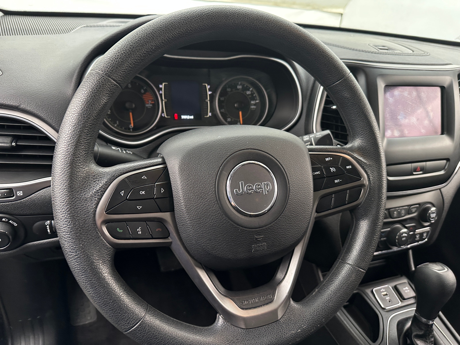 Thumbnail: 2019 Jeep Cherokee - 5
