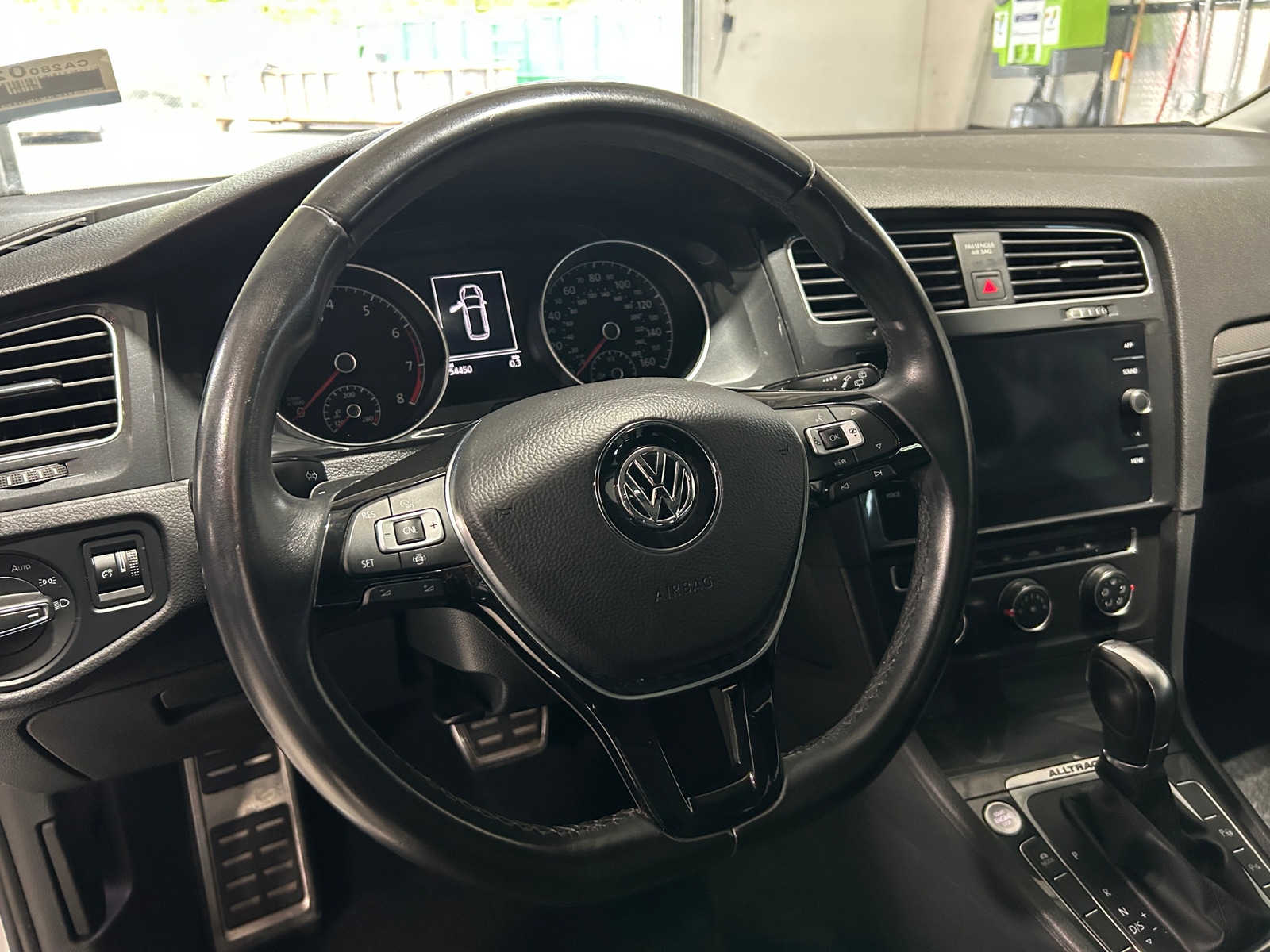 Thumbnail: 2019 Volkswagen Golf - 4
