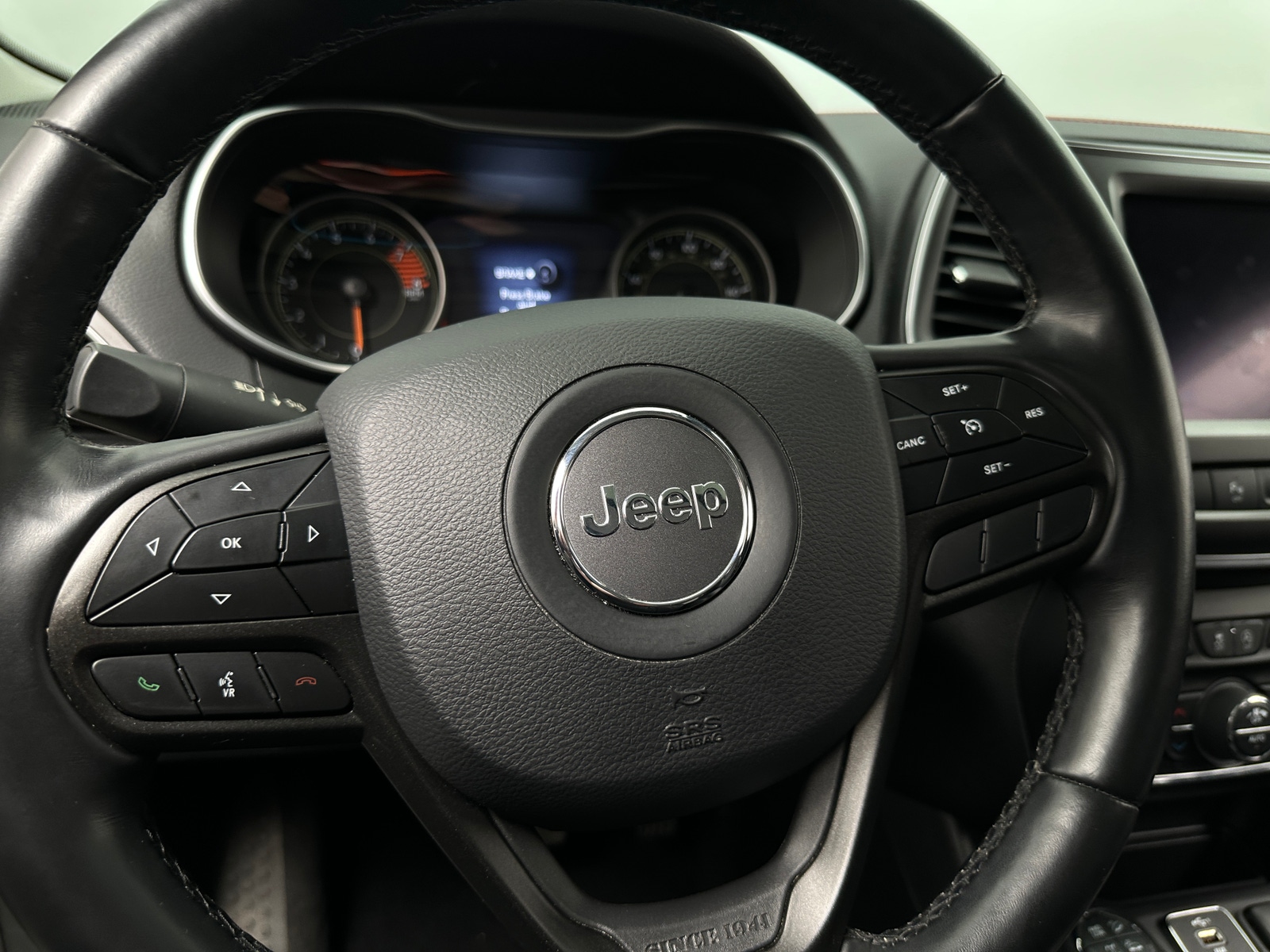 Thumbnail: 2021 Jeep Cherokee - 4