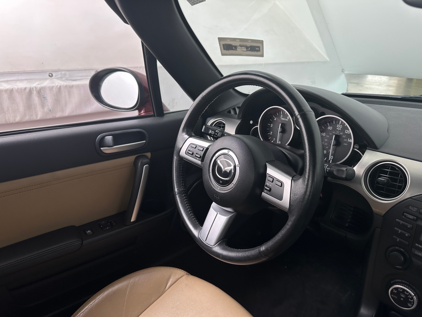 Thumbnail: 2010 Mazda MX-5 Miata - 4