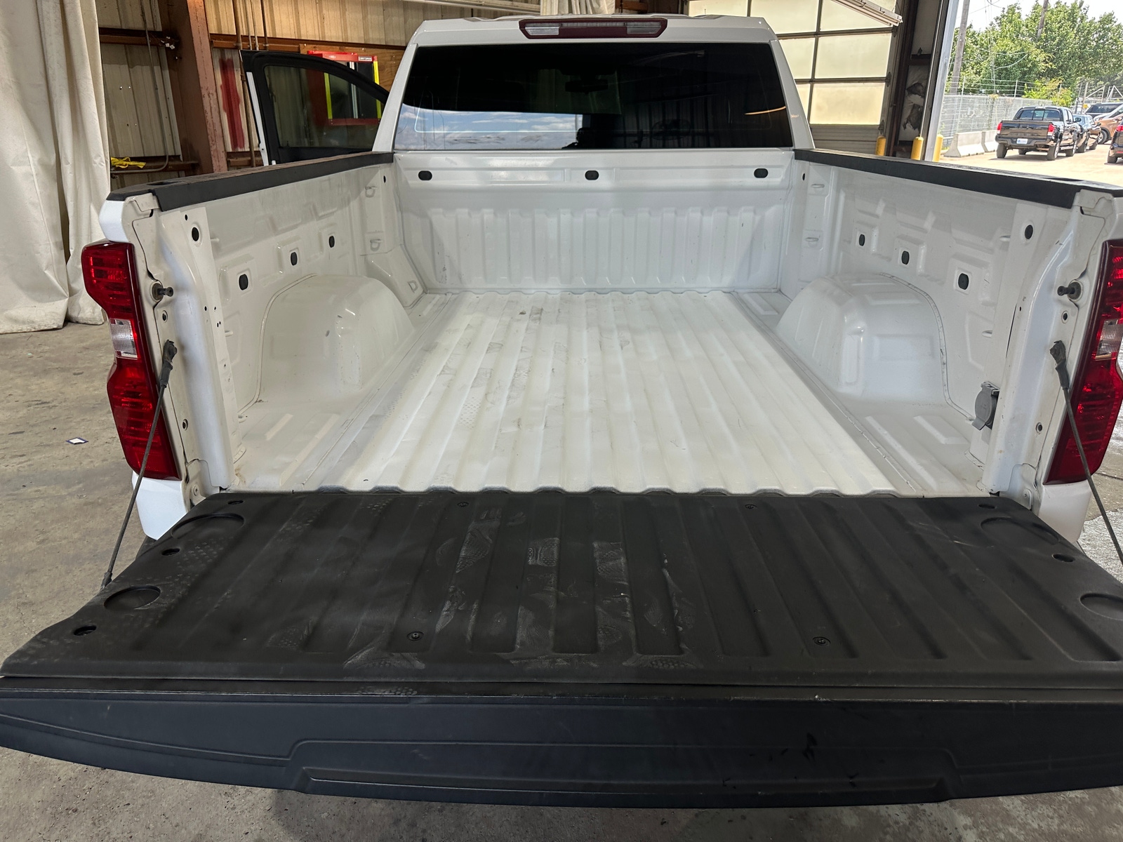 Thumbnail: 2021 Chevrolet Silverado 1500 - 6