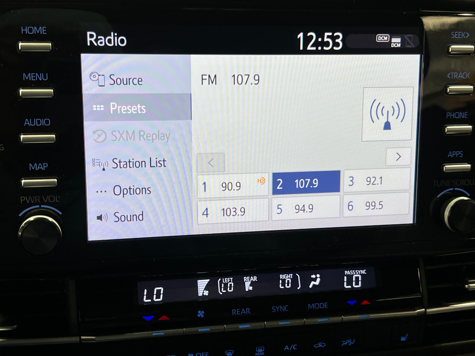 Thumbnail: 2021 Toyota Sienna - 3