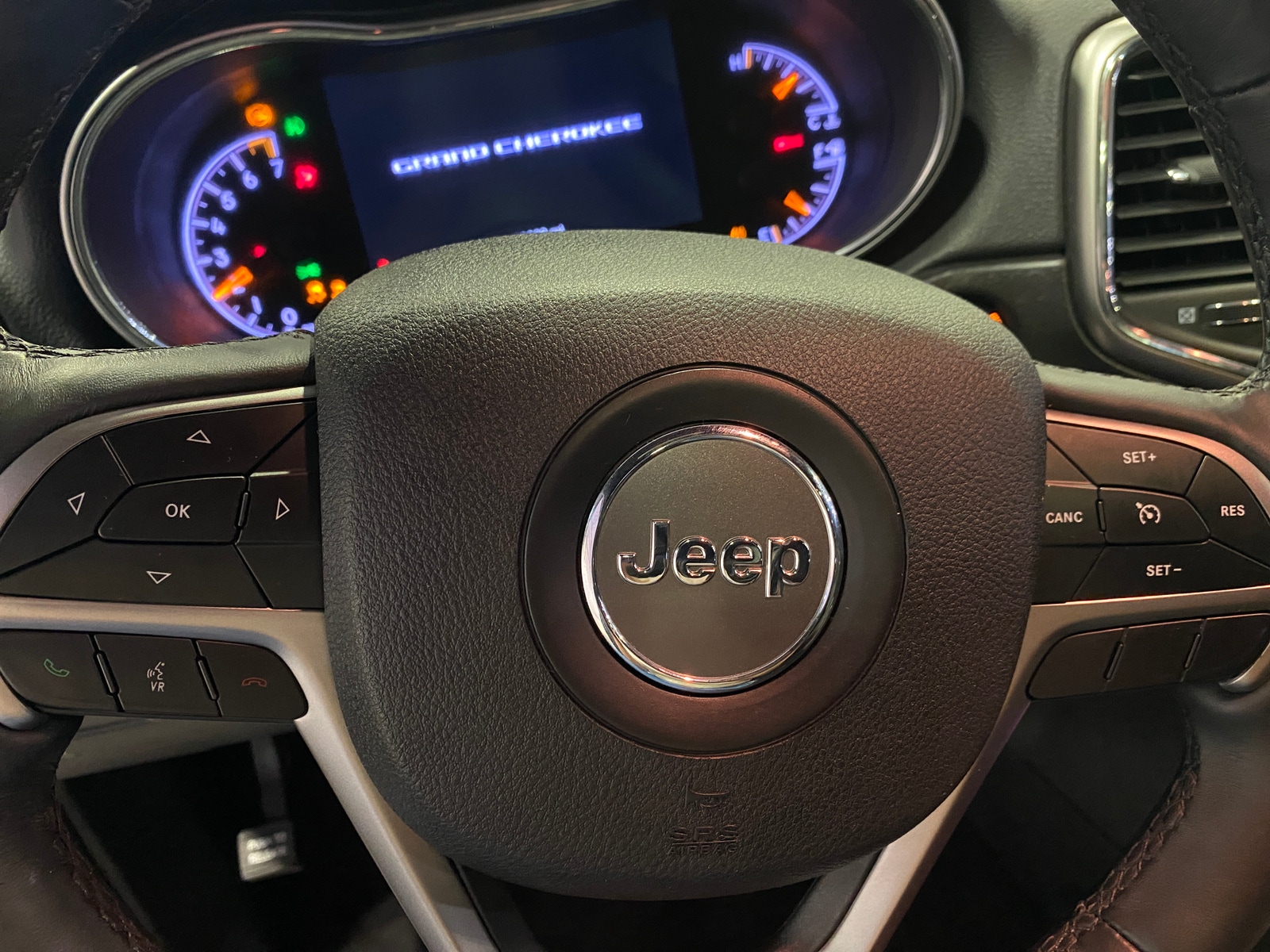 Thumbnail: 2018 Jeep Grand Cherokee - 4