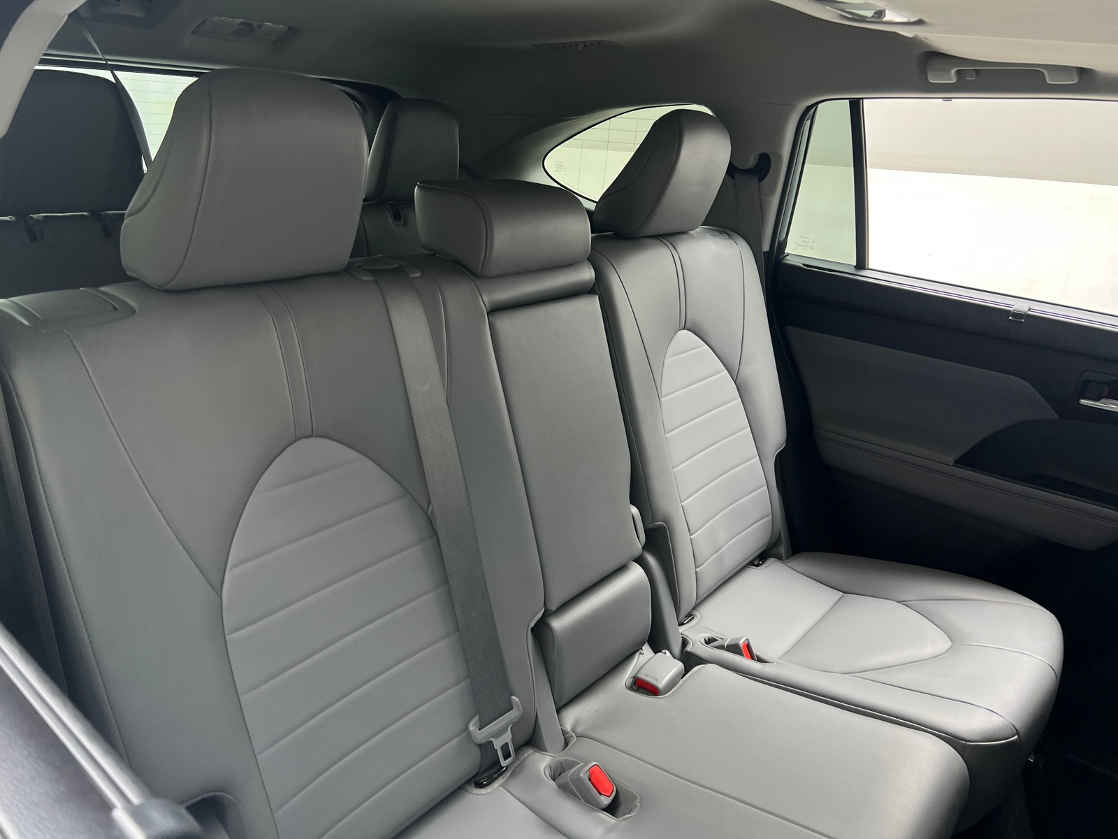 Thumbnail: 2022 Toyota Highlander - 5