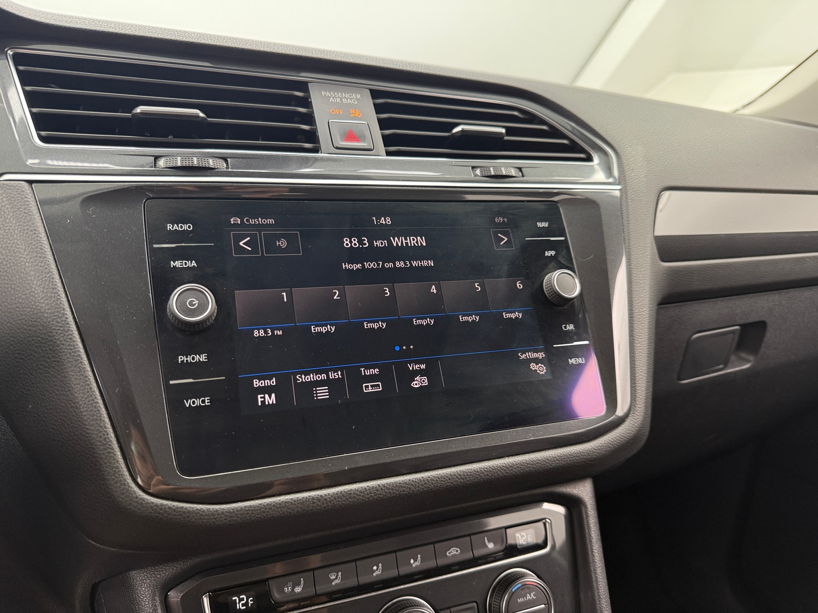 Thumbnail: 2018 Volkswagen Tiguan - 3