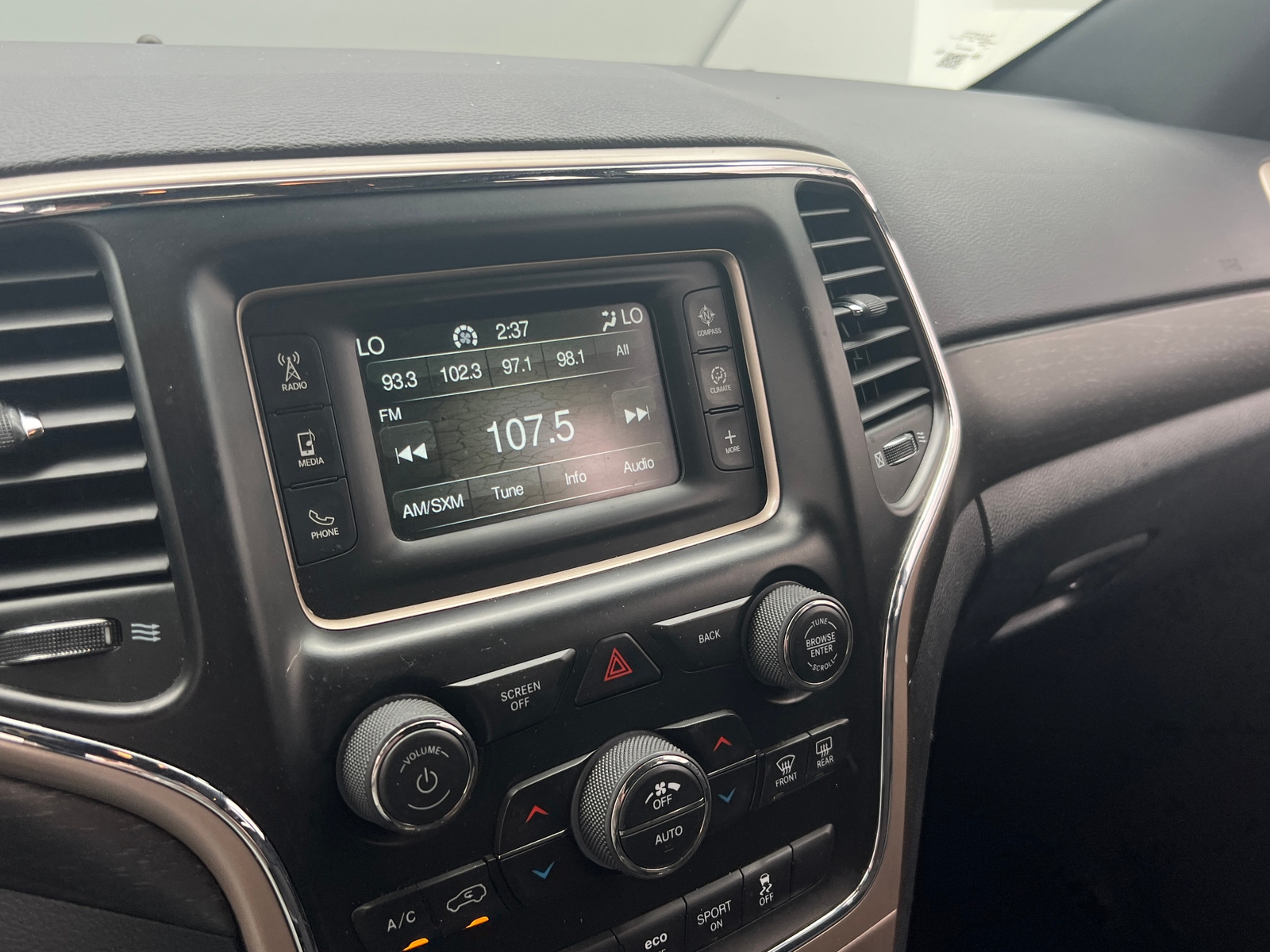 Thumbnail: 2017 Jeep Grand Cherokee - 4