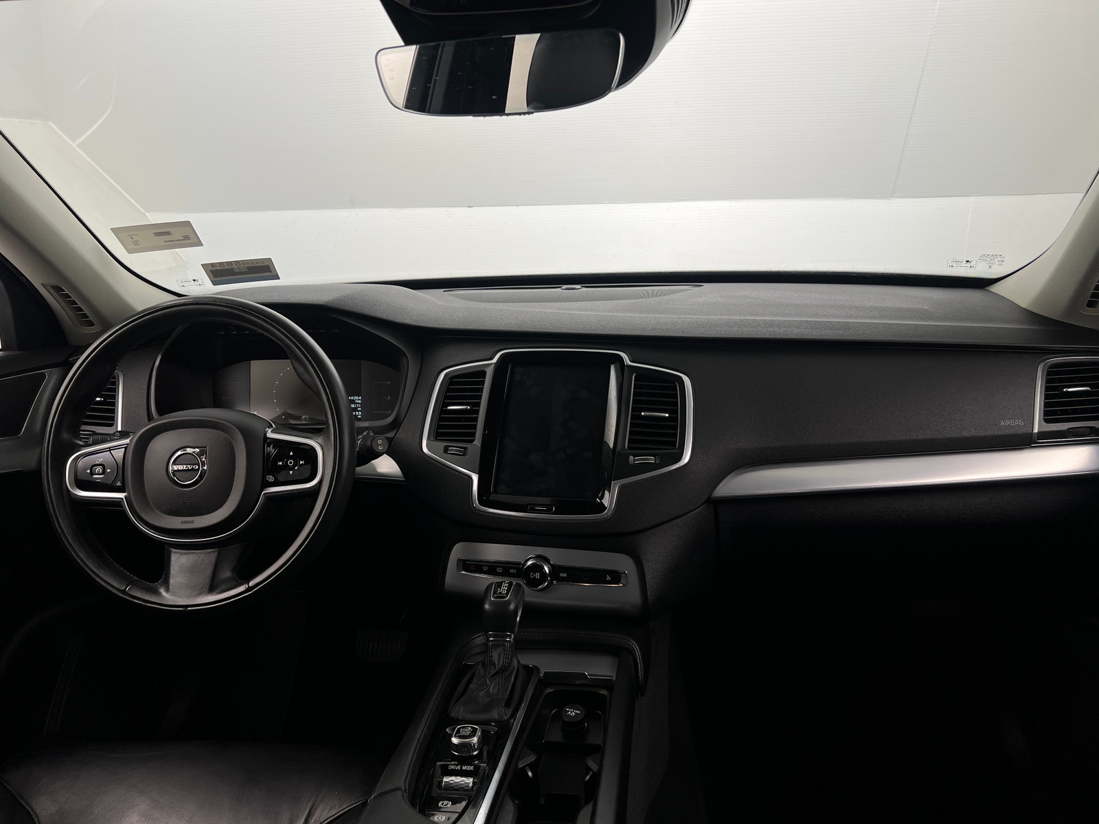 Thumbnail: 2018 Volvo XC90 - 2