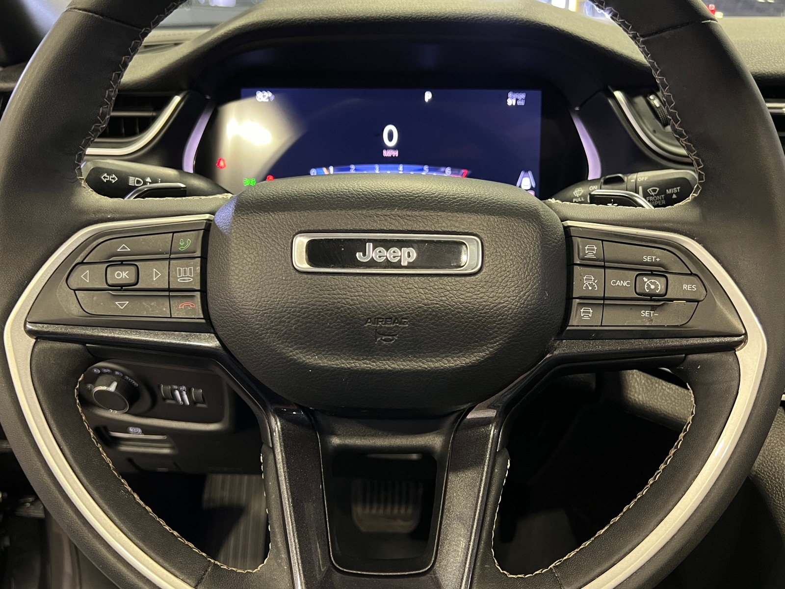 Thumbnail: 2023 Jeep Grand Cherokee L - 4