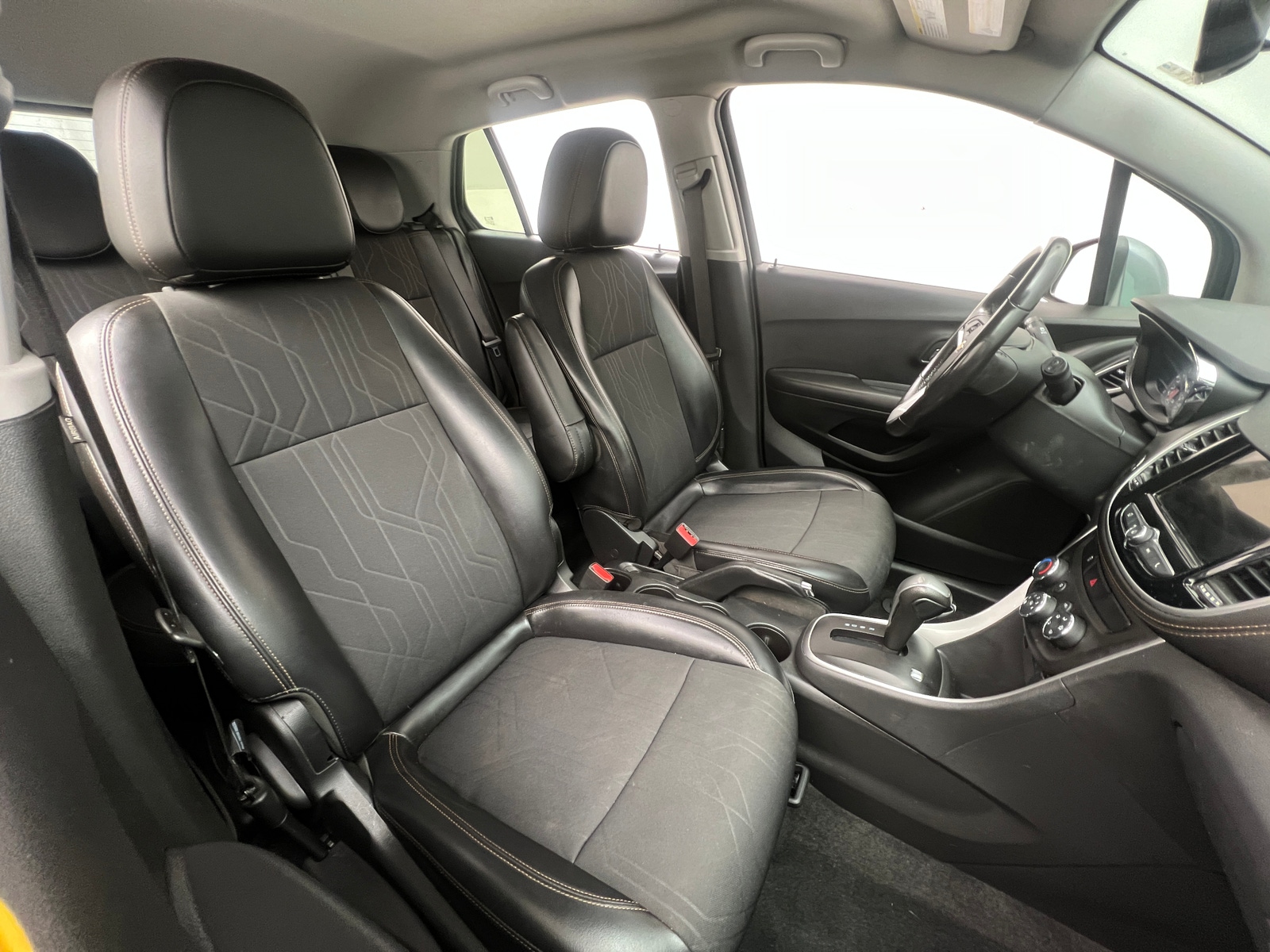 Thumbnail: 2019 Chevrolet Trax - 2
