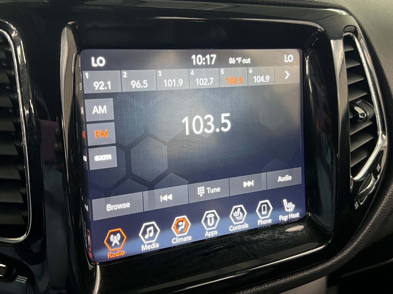 Thumbnail: 2019 Jeep Compass - 3