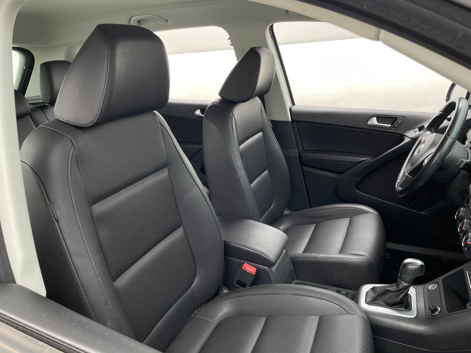 Thumbnail: 2017 Volkswagen Tiguan - 2