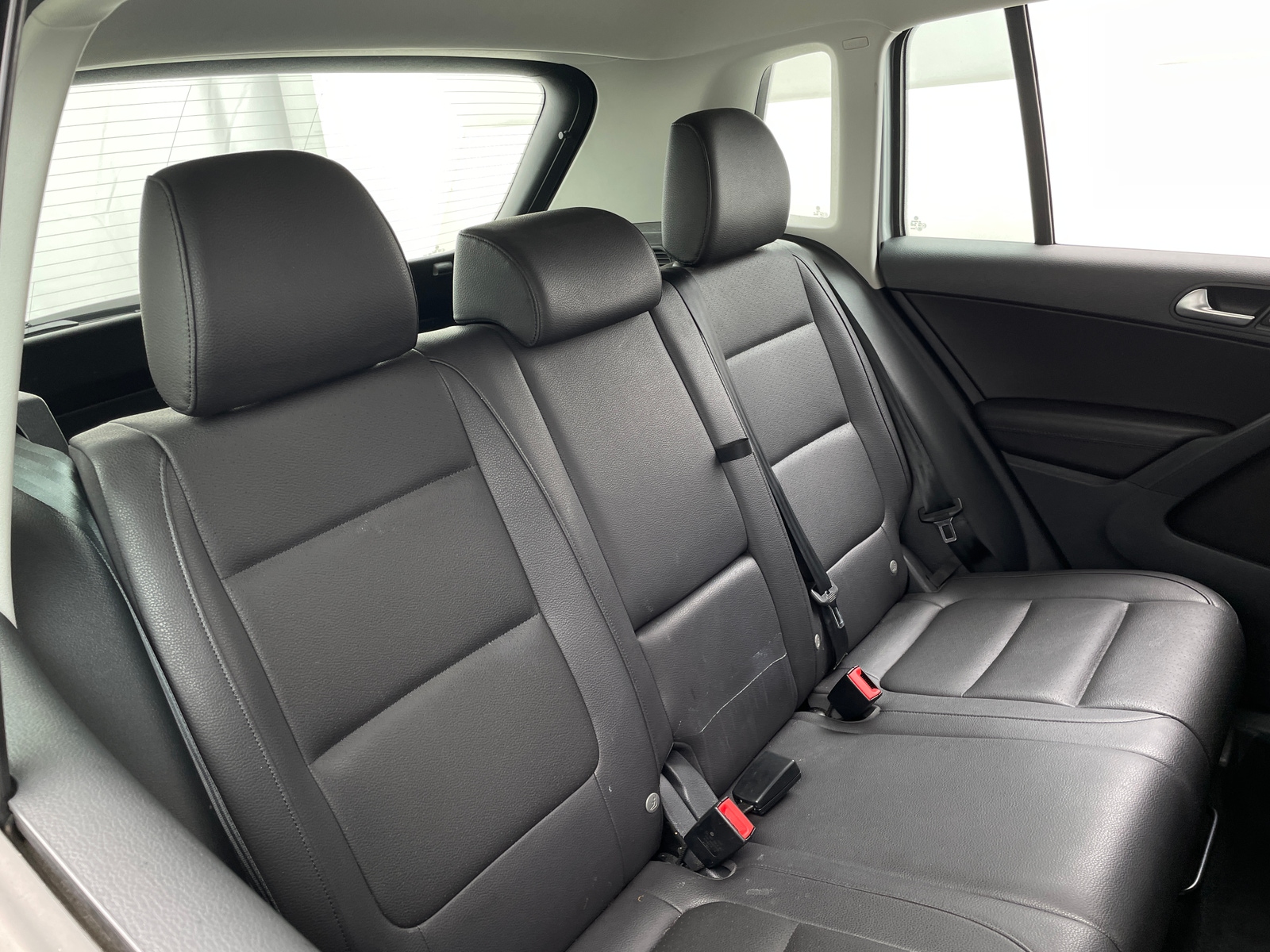 Thumbnail: 2017 Volkswagen Tiguan - 6