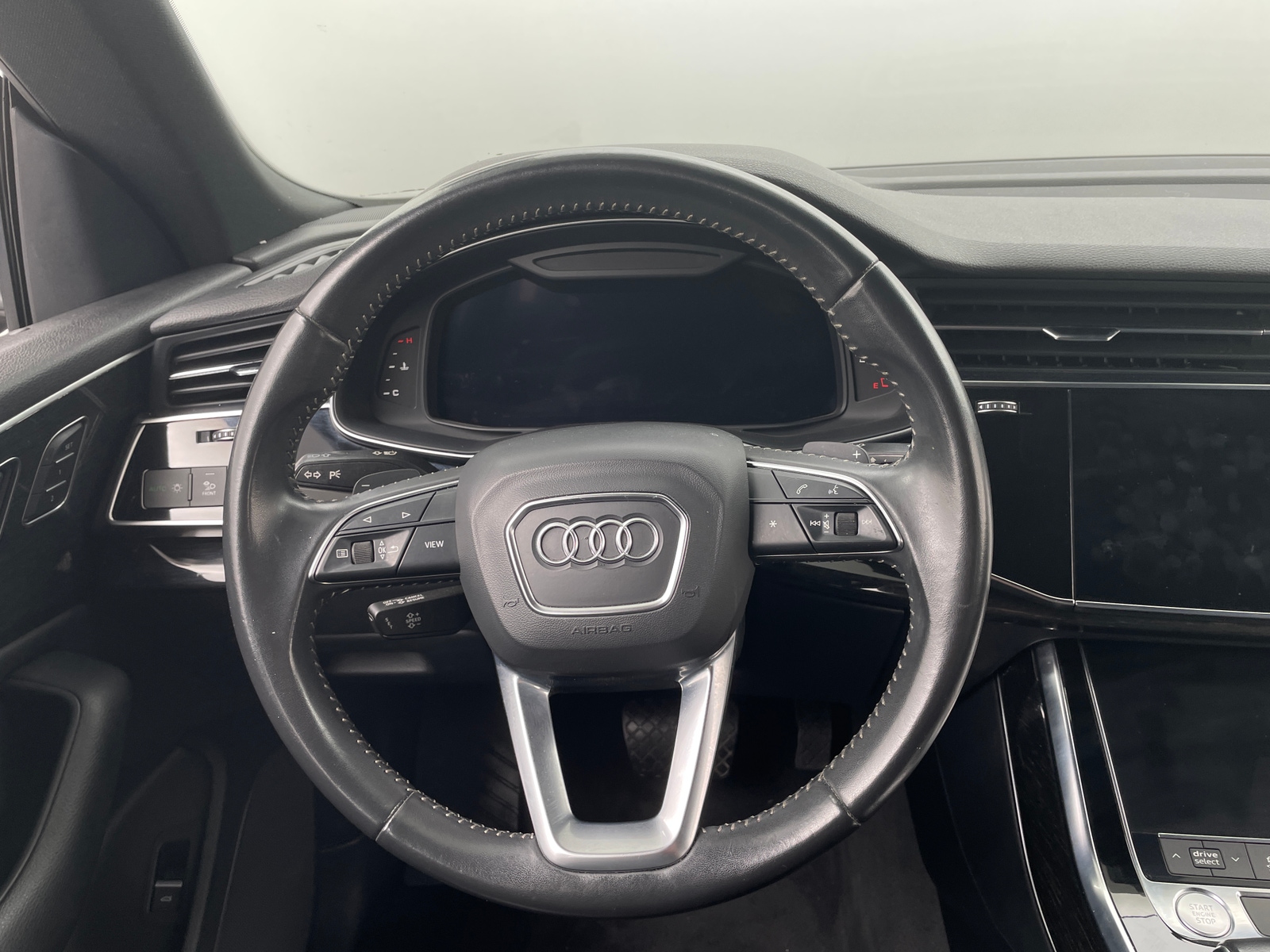 Thumbnail: 2019 Audi Q8 - 4